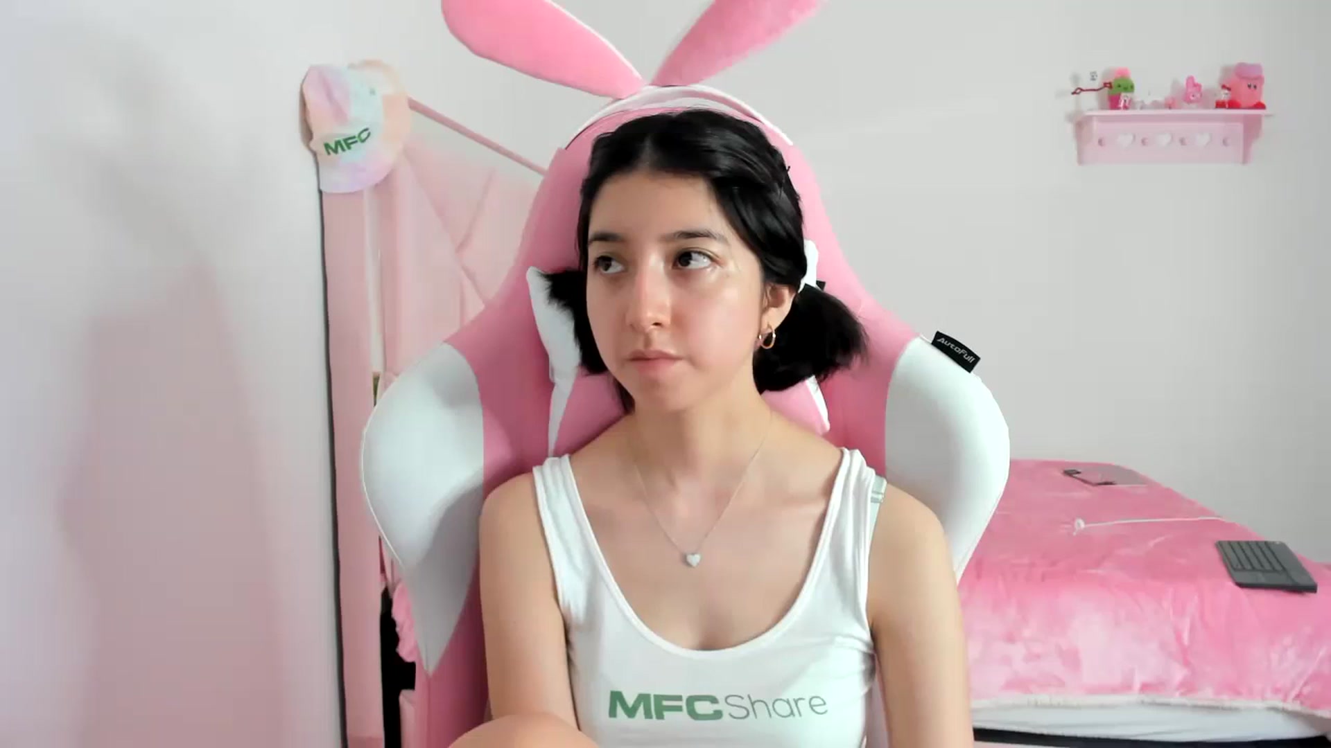 Gallery image thumbnail from Cherrycute666's myfreecams stream on, 02/03/2024, 08:30 image 20 of 20
