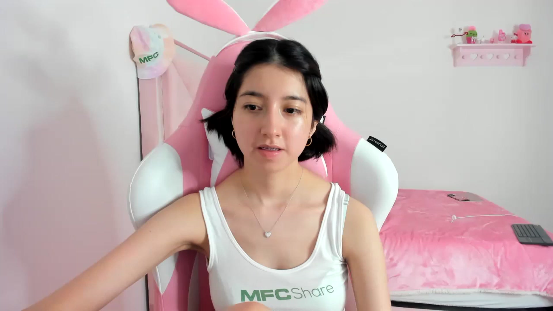 Gallery image thumbnail from Cherrycute666's myfreecams stream on, 02/03/2024, 08:30 image 13 of 20