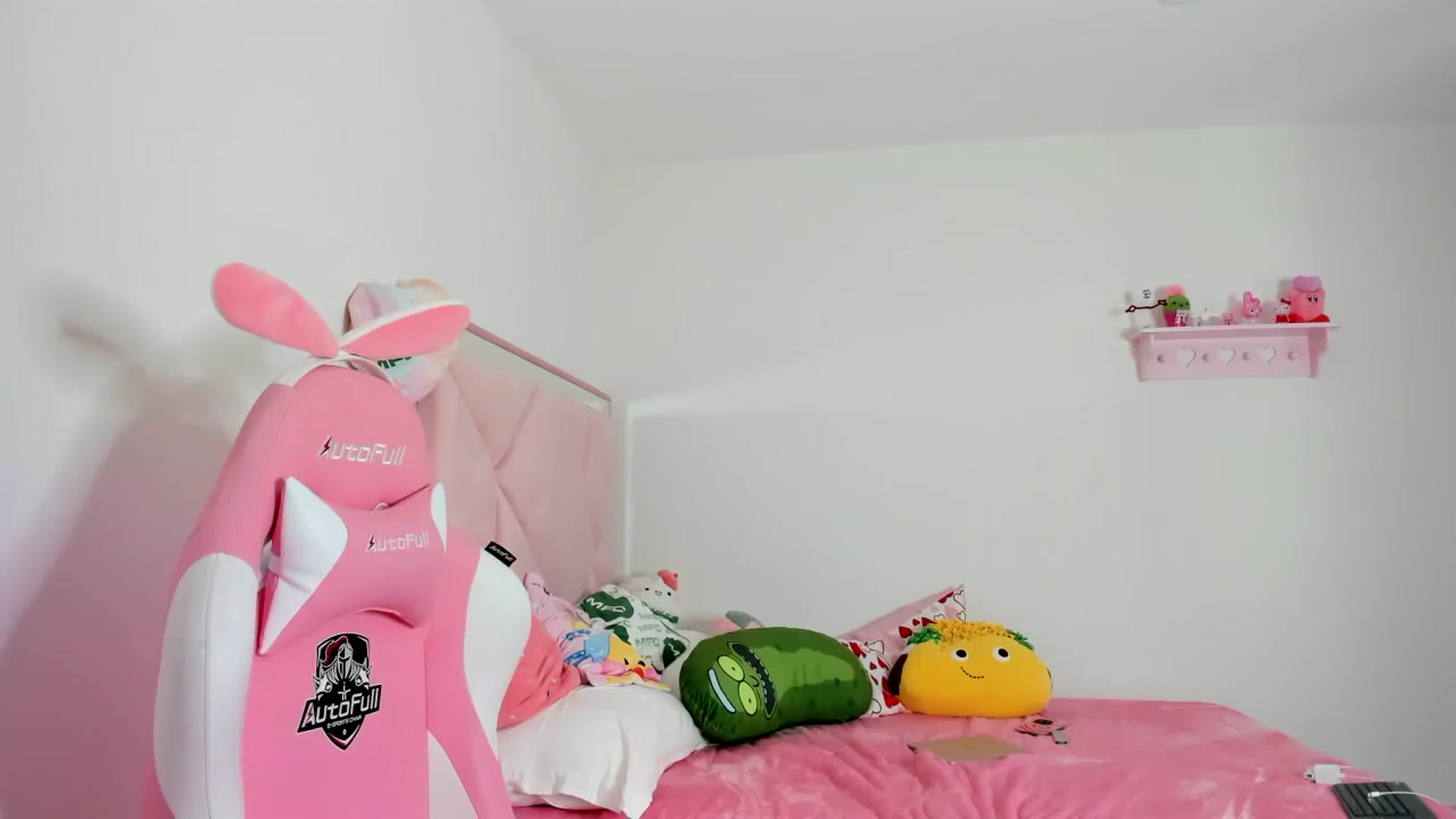 Gallery image thumbnail from Cherrycute666's myfreecams stream on, 02/03/2024, 11:37 image 18 of 20