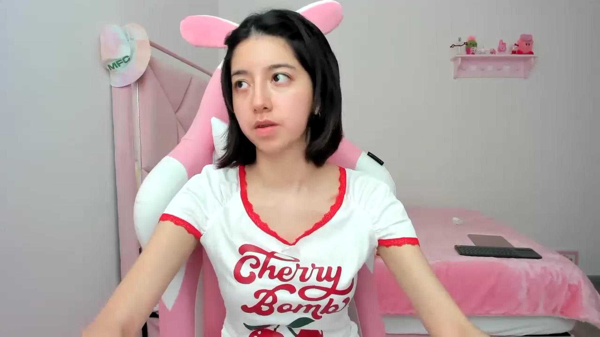 Gallery image thumbnail from Cherrycute666's myfreecams stream on, 02/03/2024, 21:00 image 20 of 20