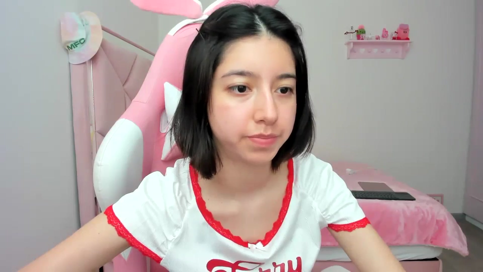 Gallery image thumbnail from Cherrycute666's myfreecams stream on, 02/03/2024, 21:00 image 16 of 20