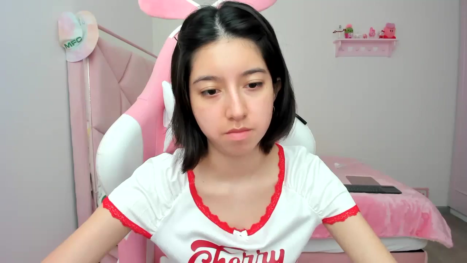 Gallery image thumbnail from Cherrycute666's myfreecams stream on, 02/03/2024, 21:00 image 13 of 20