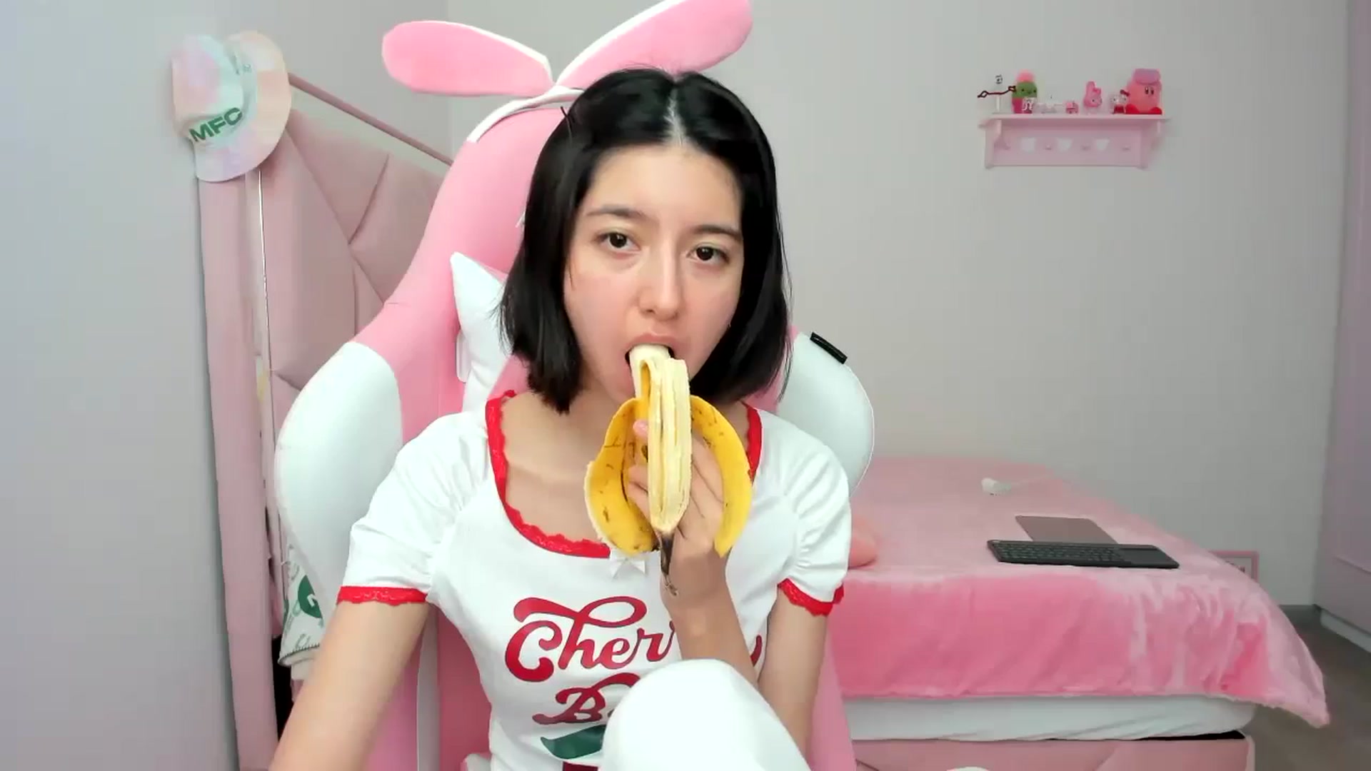 Gallery image thumbnail from Cherrycute666's myfreecams stream on, 02/03/2024, 21:00 image 18 of 20