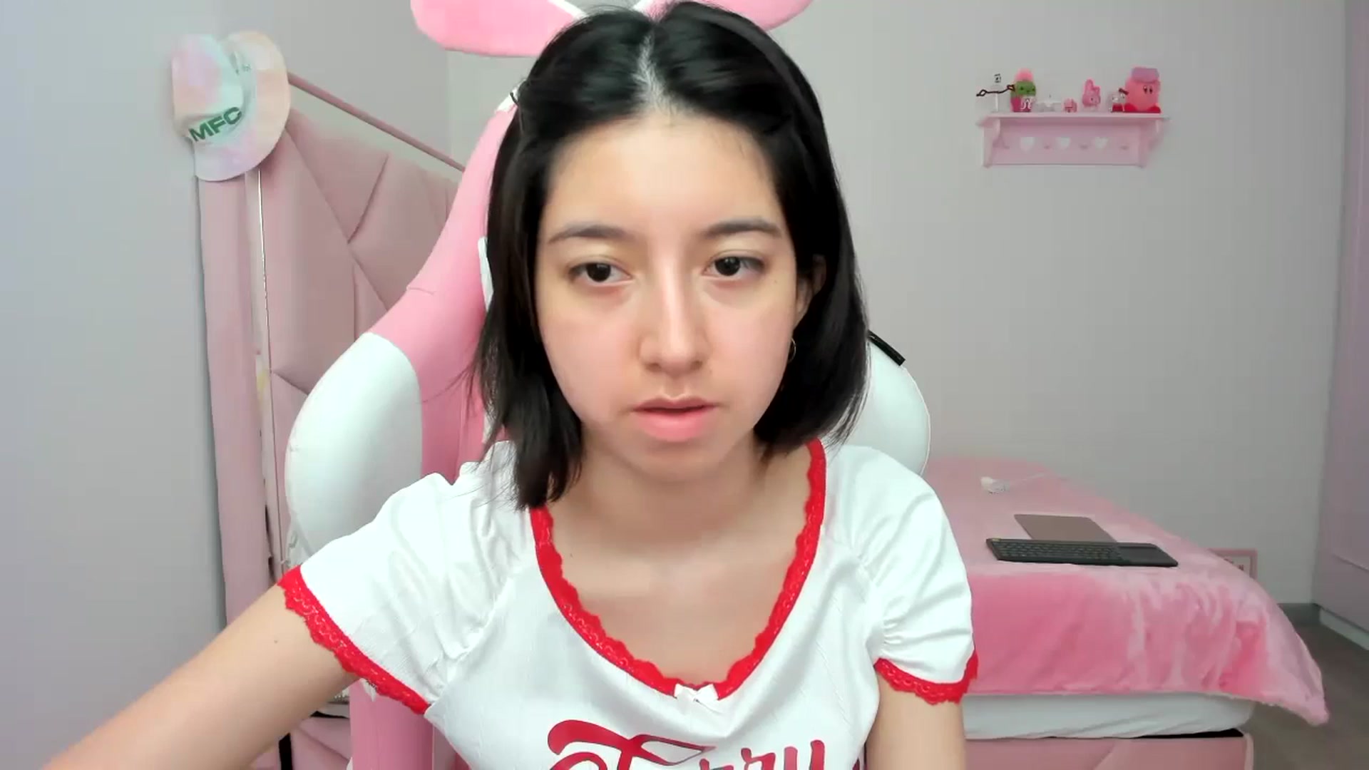 Gallery image thumbnail from Cherrycute666's myfreecams stream on, 02/03/2024, 21:00 image 15 of 20