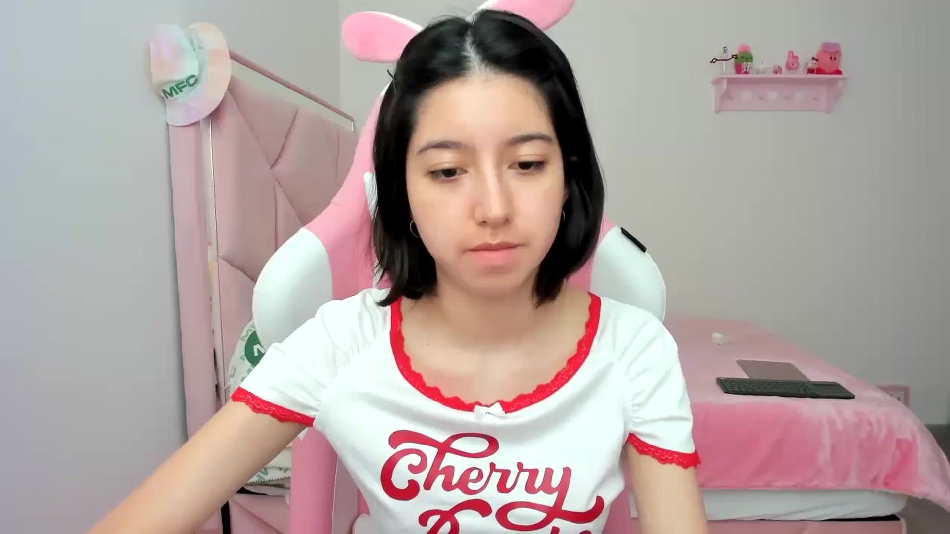 Gallery image thumbnail from Cherrycute666's myfreecams stream on, 02/03/2024, 21:00 image 1 of 20