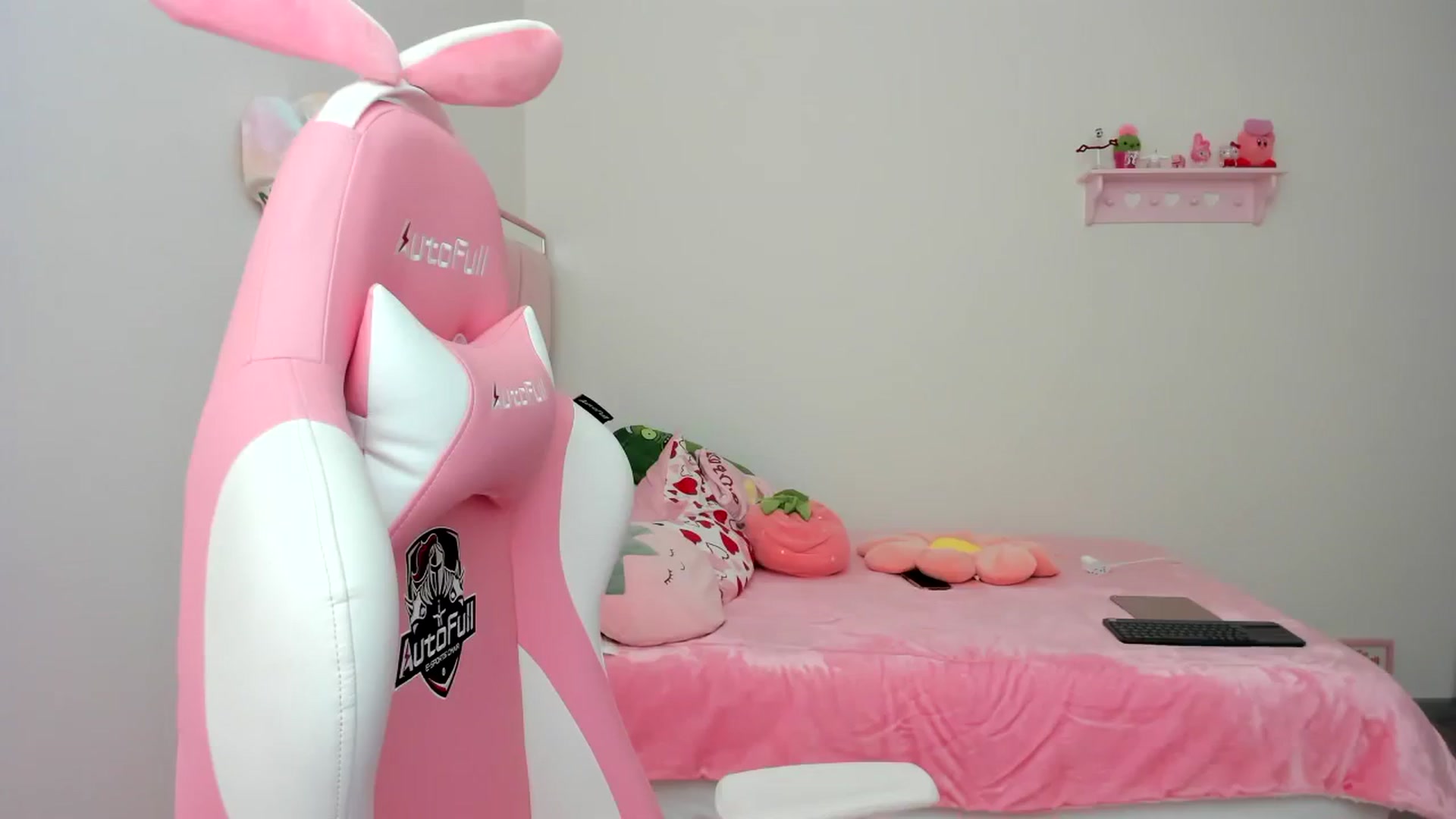 Gallery image thumbnail from Cherrycute666's myfreecams stream on, 02/03/2024, 23:08 image 7 of 20