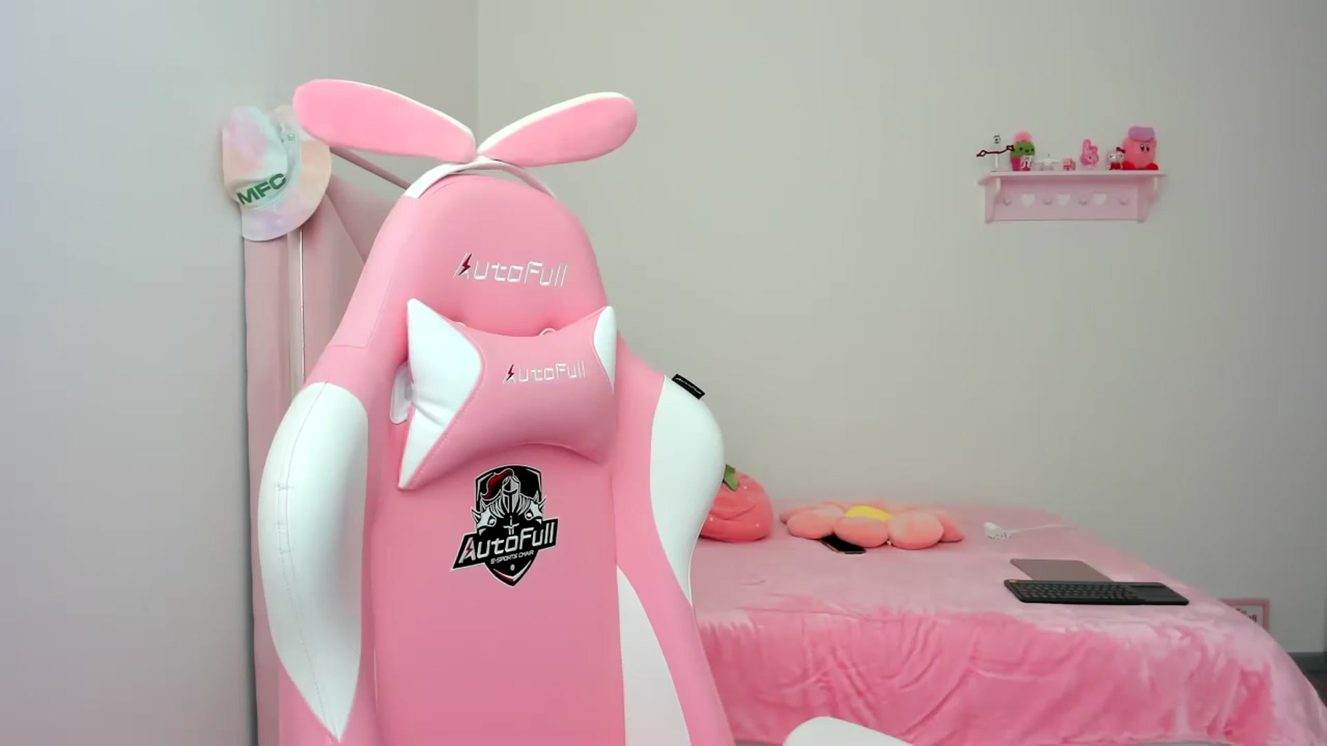 Gallery image thumbnail from Cherrycute666's myfreecams stream on, 02/03/2024, 23:08 image 2 of 20