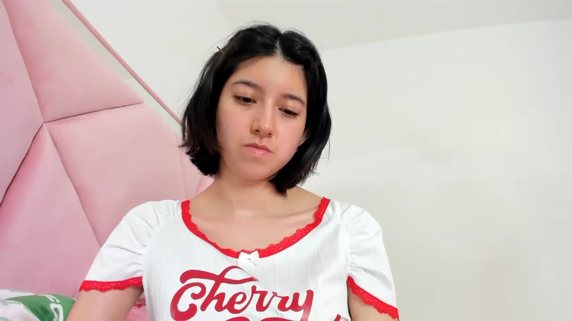 Gallery image thumbnail from Cherrycute666's myfreecams stream on, 02/04/2024, 06:29 image 7 of 20