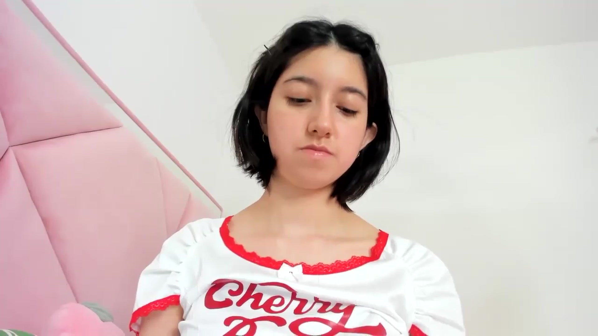 Gallery image thumbnail from Cherrycute666's myfreecams stream on, 02/04/2024, 06:29 image 3 of 20