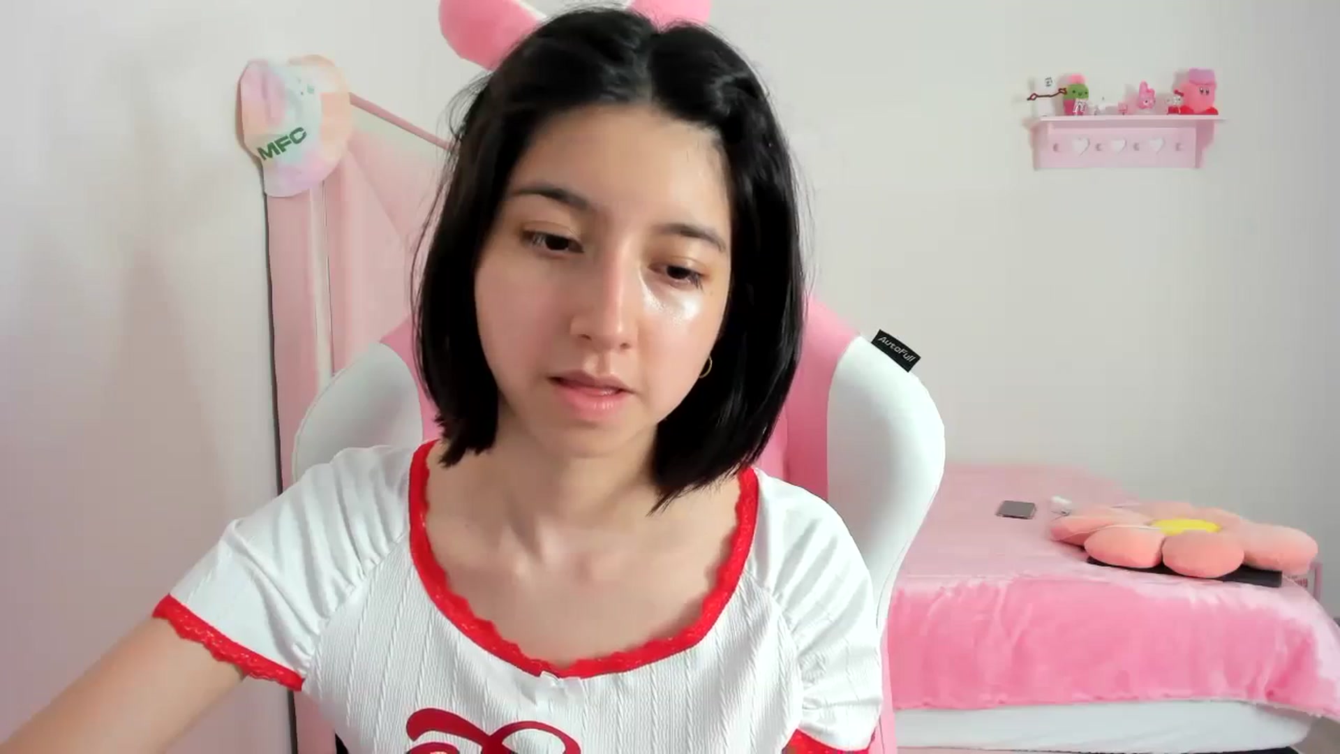 Gallery image thumbnail from Cherrycute666's myfreecams stream on, 02/04/2024, 06:29 image 18 of 20