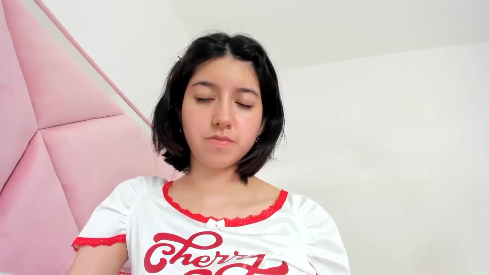 Gallery image thumbnail from Cherrycute666's myfreecams stream on, 02/04/2024, 06:29 image 4 of 20