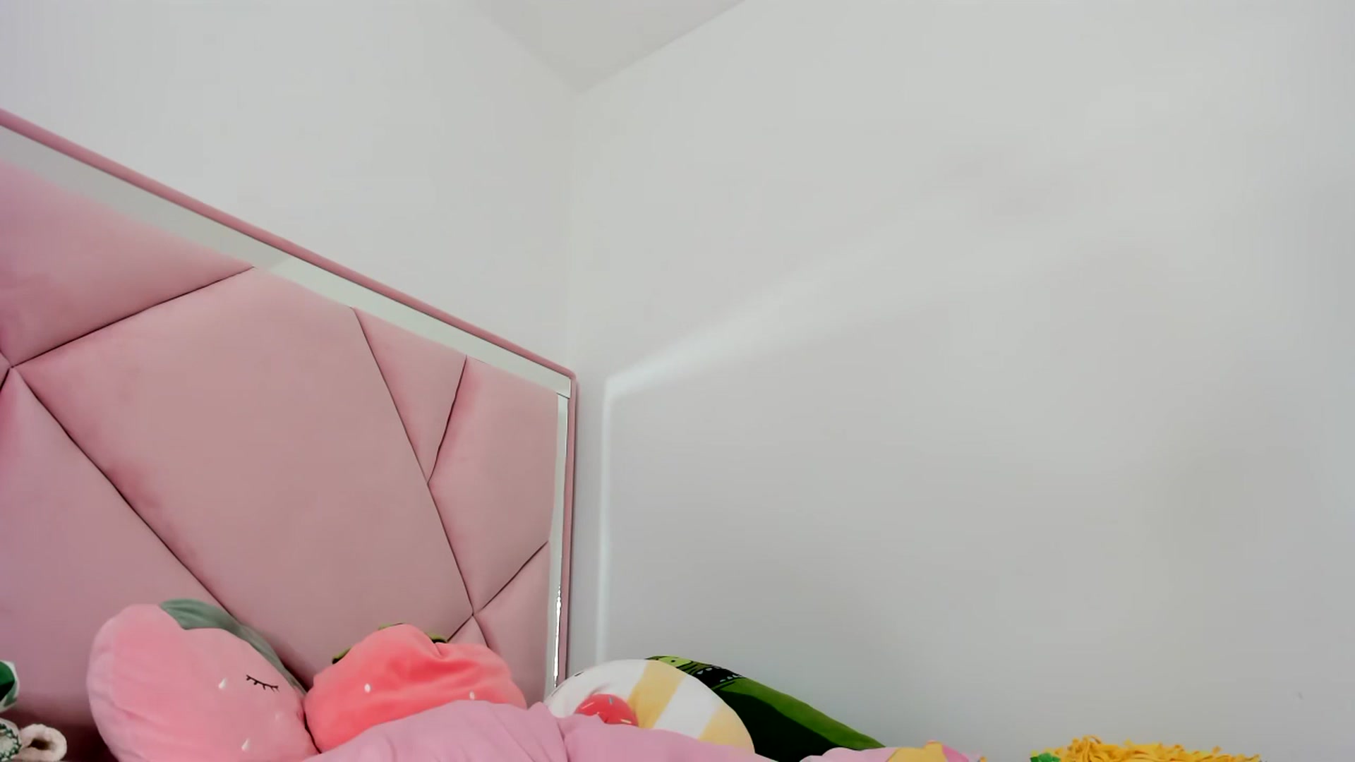Gallery image thumbnail from Cherrycute666's myfreecams stream on, 02/04/2024, 06:29 image 1 of 20