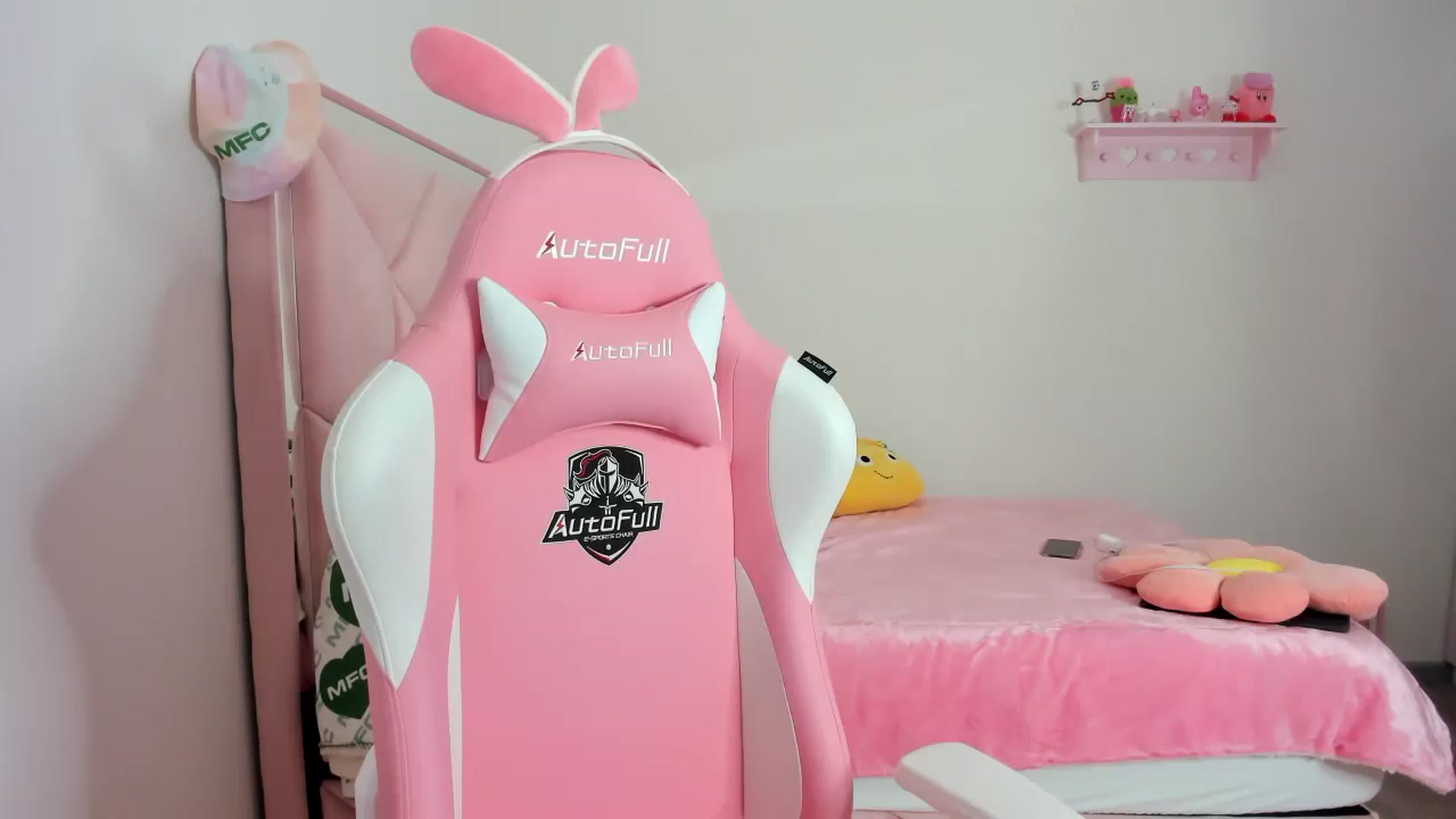 Gallery image thumbnail from Cherrycute666's myfreecams stream on, 02/04/2024, 06:29 image 15 of 20
