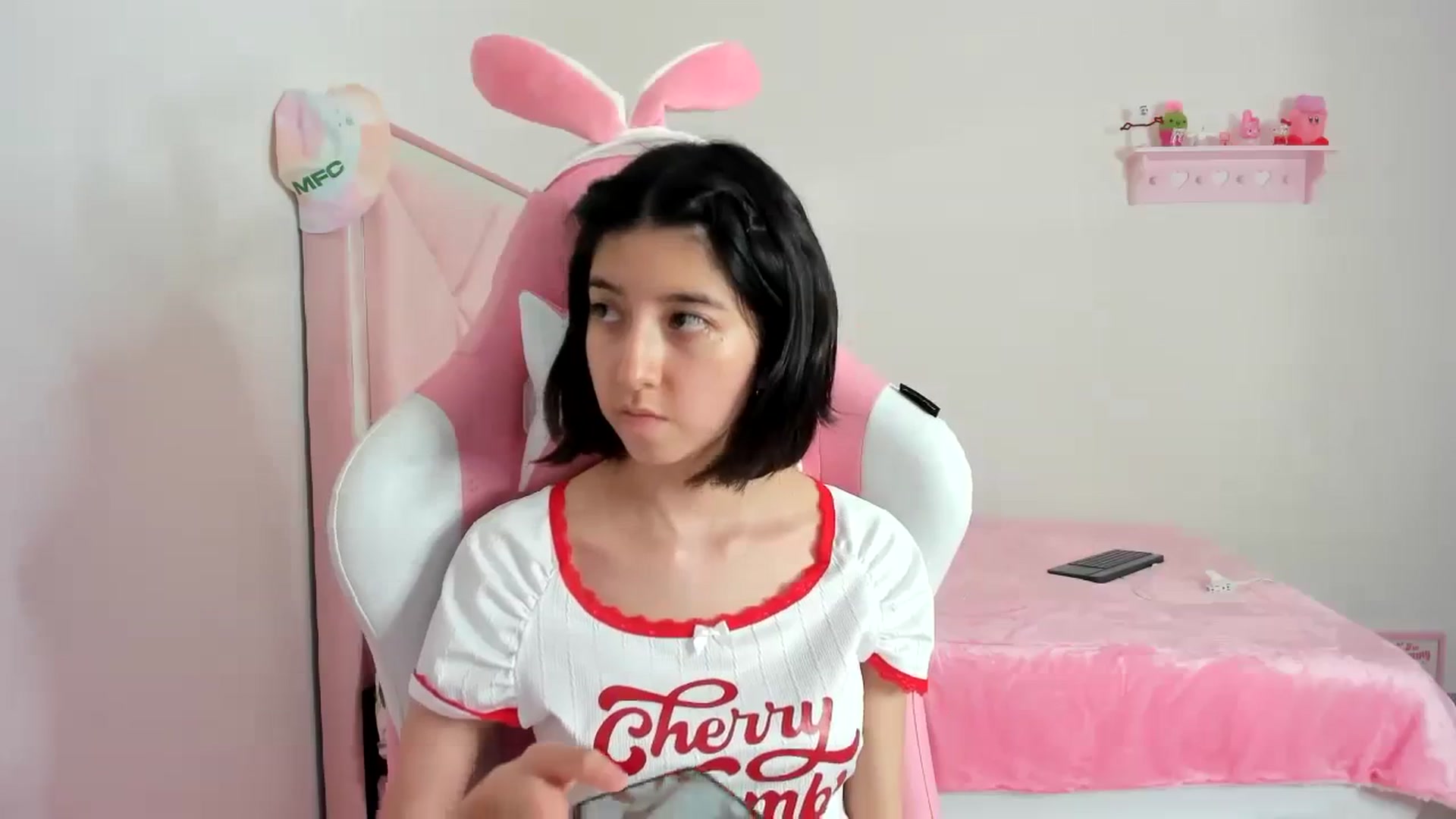 Gallery image thumbnail from Cherrycute666's myfreecams stream on, 02/04/2024, 10:19 image 15 of 20