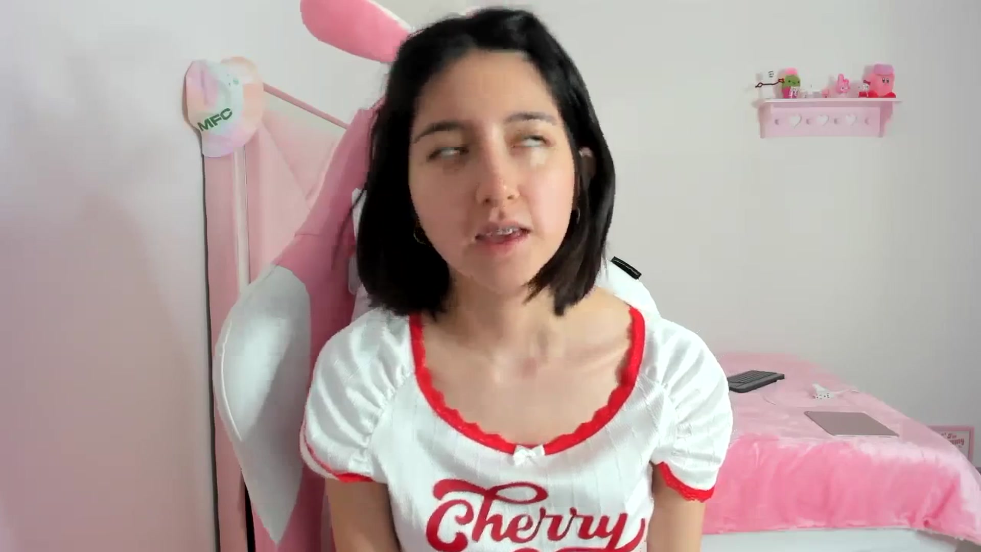 Gallery image thumbnail from Cherrycute666's myfreecams stream on, 02/04/2024, 10:19 image 3 of 20