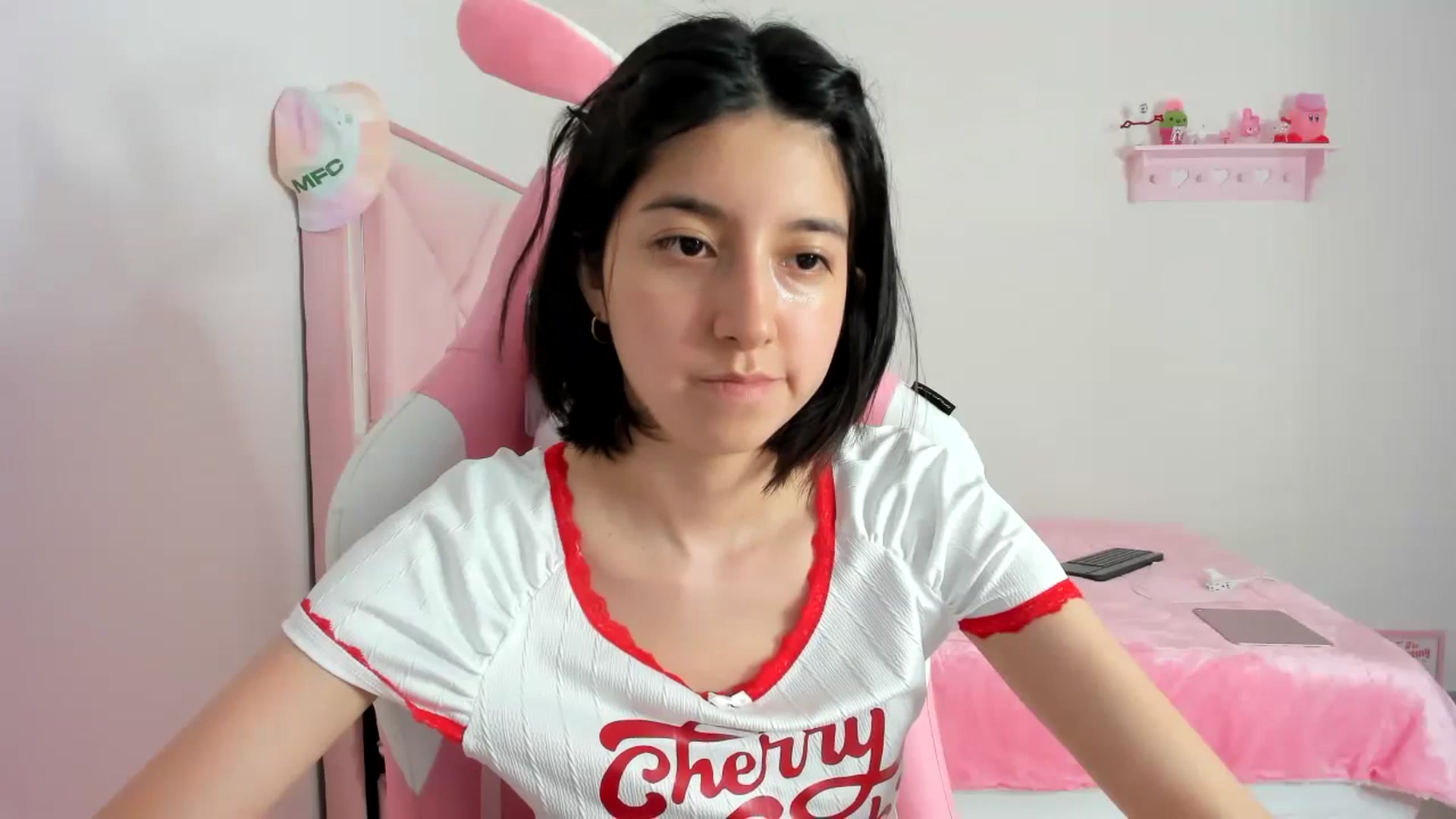 Gallery image thumbnail from Cherrycute666's myfreecams stream on, 02/04/2024, 10:19 image 7 of 20