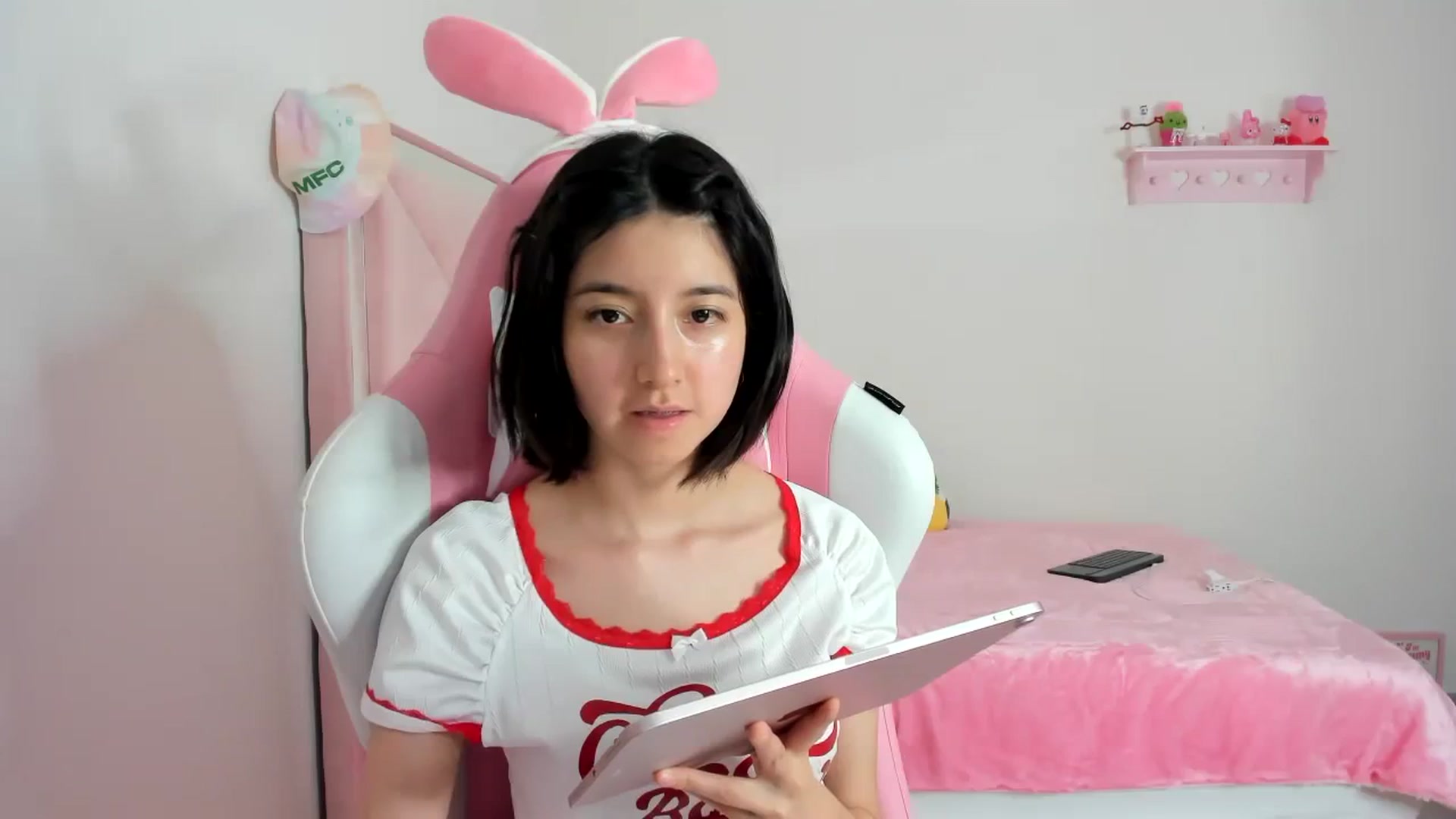 Gallery image thumbnail from Cherrycute666's myfreecams stream on, 02/04/2024, 10:19 image 14 of 20