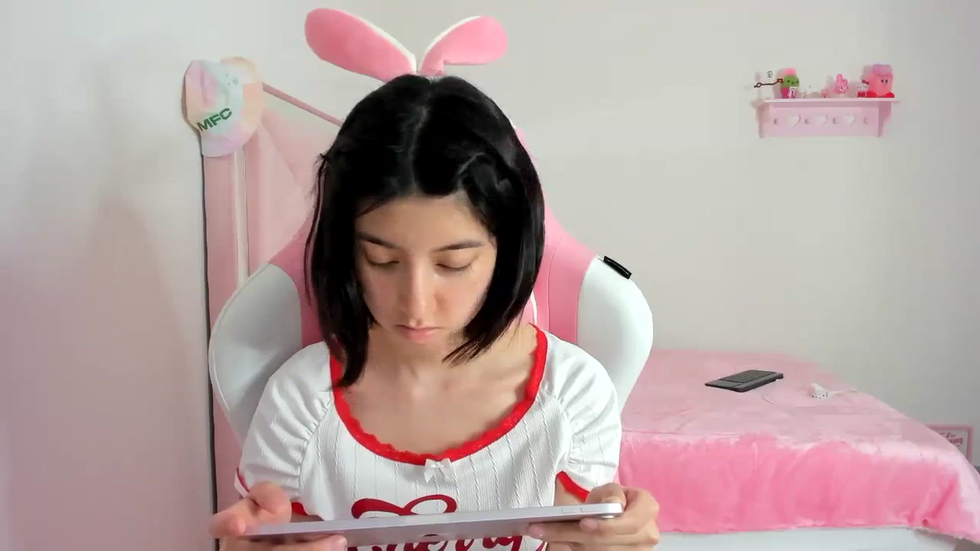 Gallery image thumbnail from Cherrycute666's myfreecams stream on, 02/04/2024, 10:19 image 16 of 20