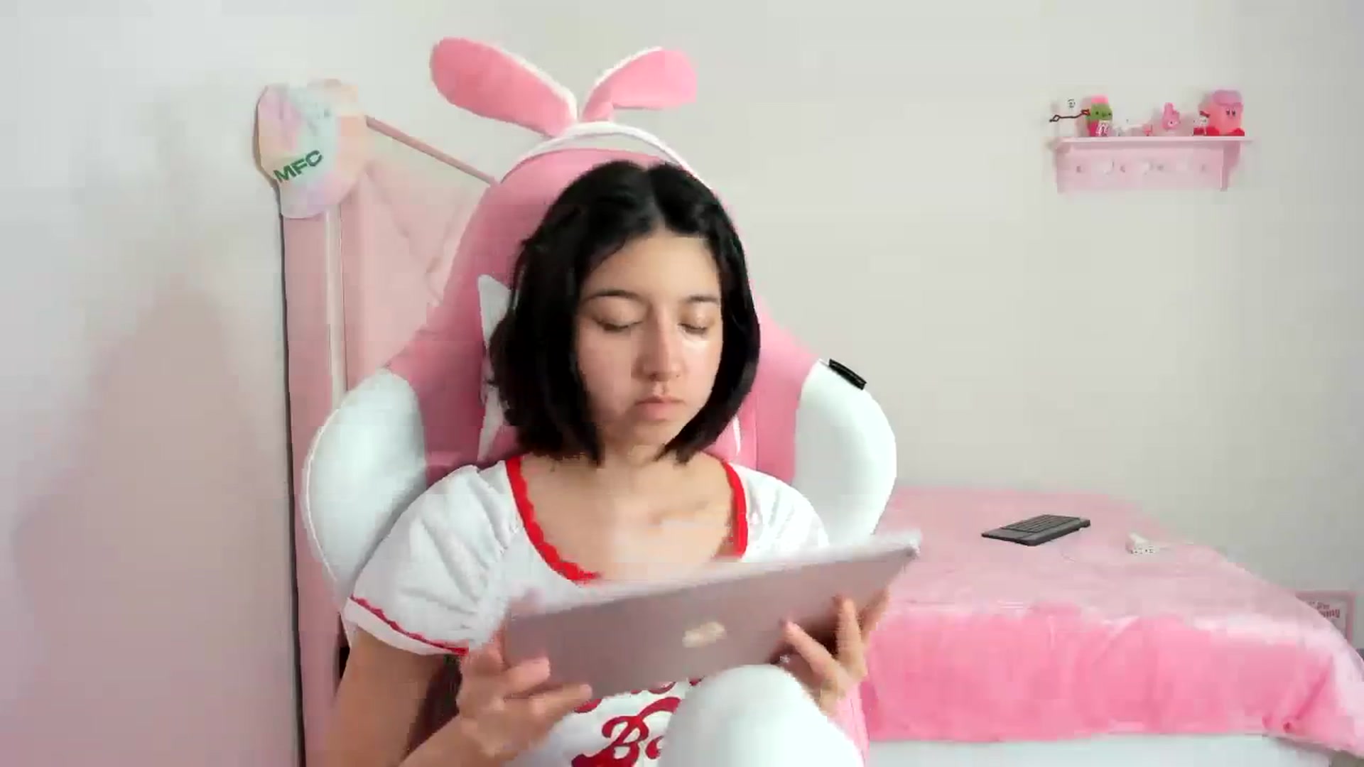 Gallery image thumbnail from Cherrycute666's myfreecams stream on, 02/04/2024, 10:19 image 18 of 20