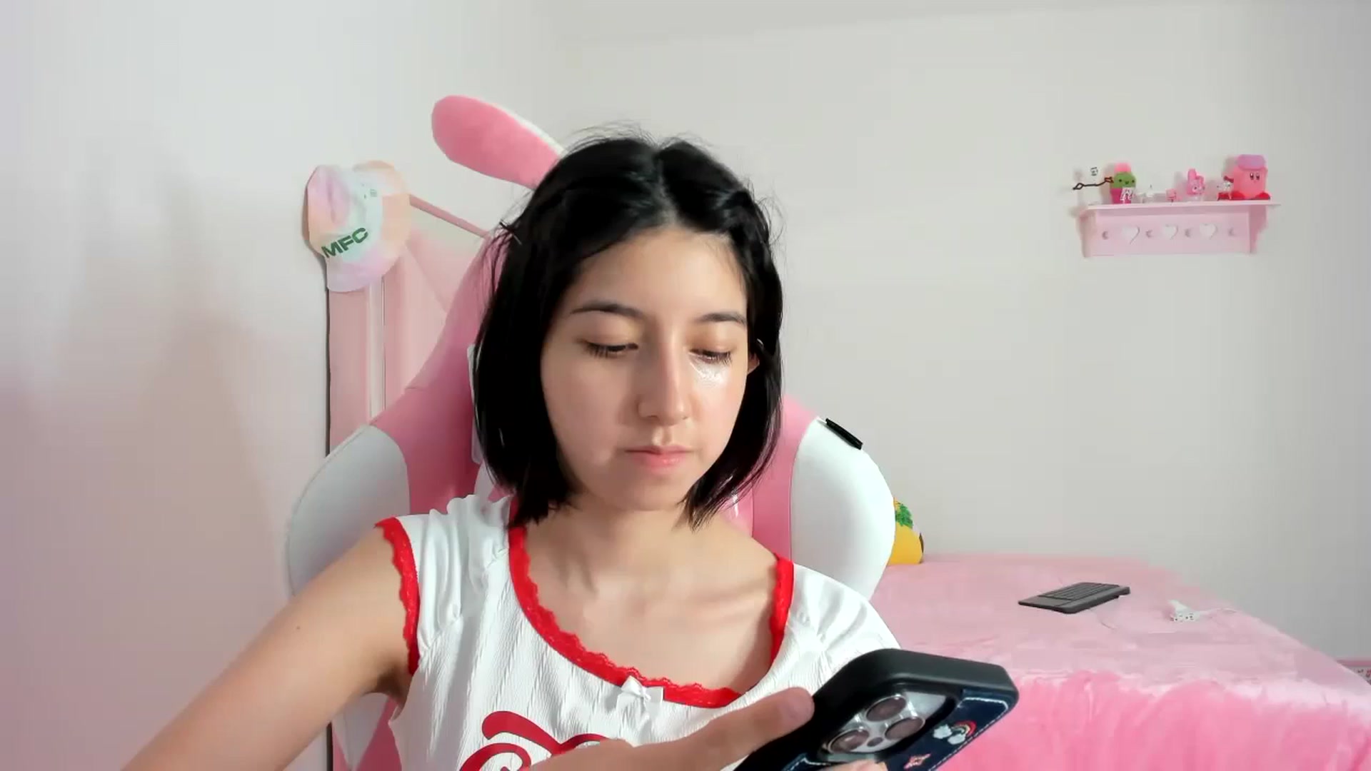 Gallery image thumbnail from Cherrycute666's myfreecams stream on, 02/04/2024, 12:30 image 20 of 20
