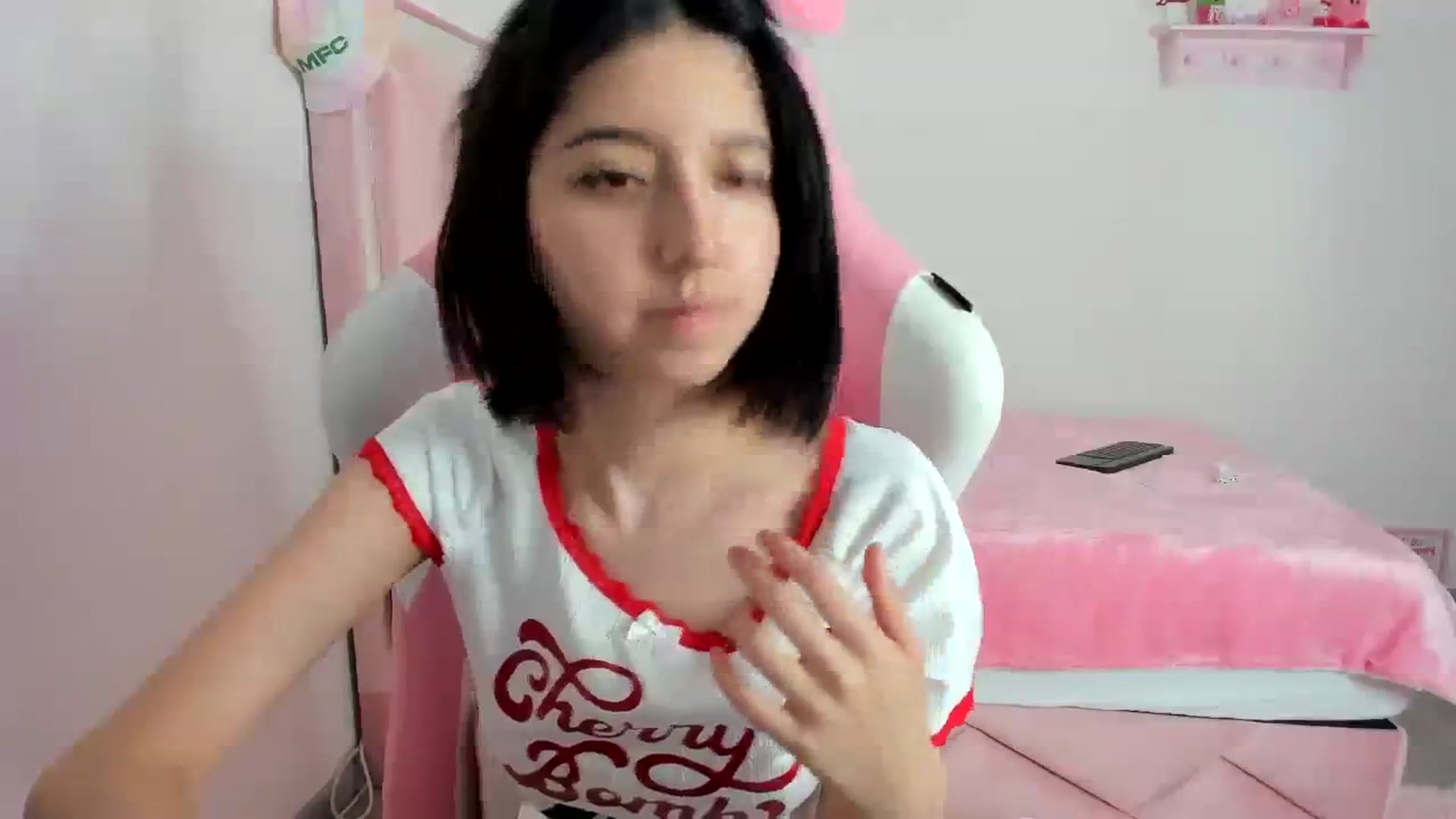 Gallery image thumbnail from Cherrycute666's myfreecams stream on, 02/04/2024, 12:30 image 16 of 20