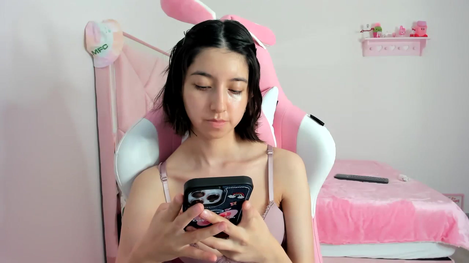 Gallery image thumbnail from Cherrycute666's myfreecams stream on, 02/04/2024, 13:59 image 14 of 20