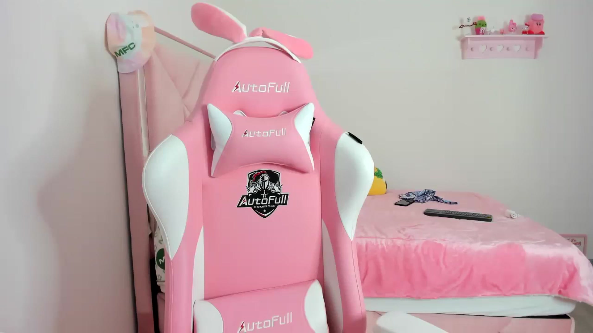 Gallery image thumbnail from Cherrycute666's myfreecams stream on, 02/04/2024, 13:59 image 7 of 20