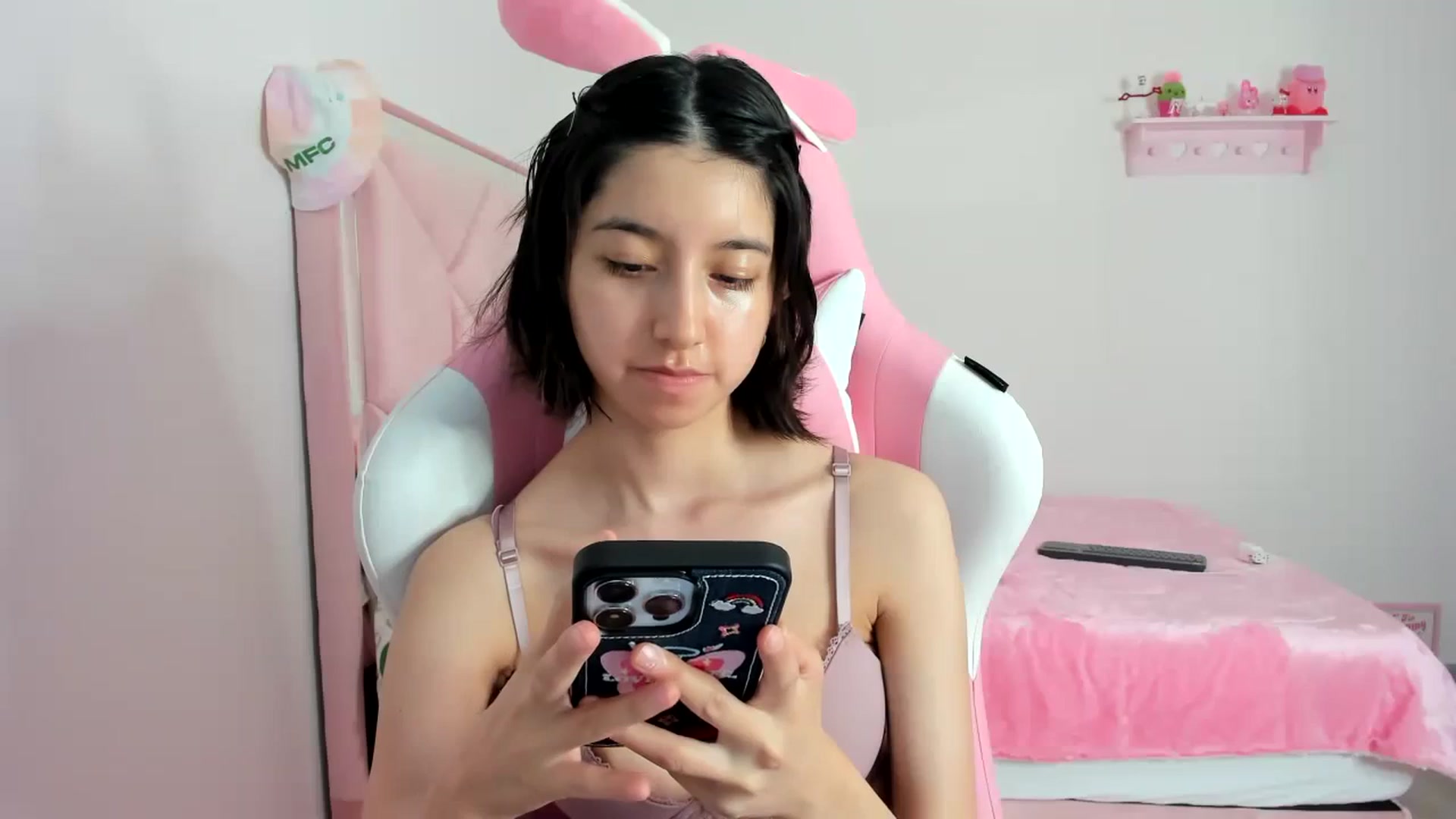 Gallery image thumbnail from Cherrycute666's myfreecams stream on, 02/04/2024, 13:59 image 13 of 20