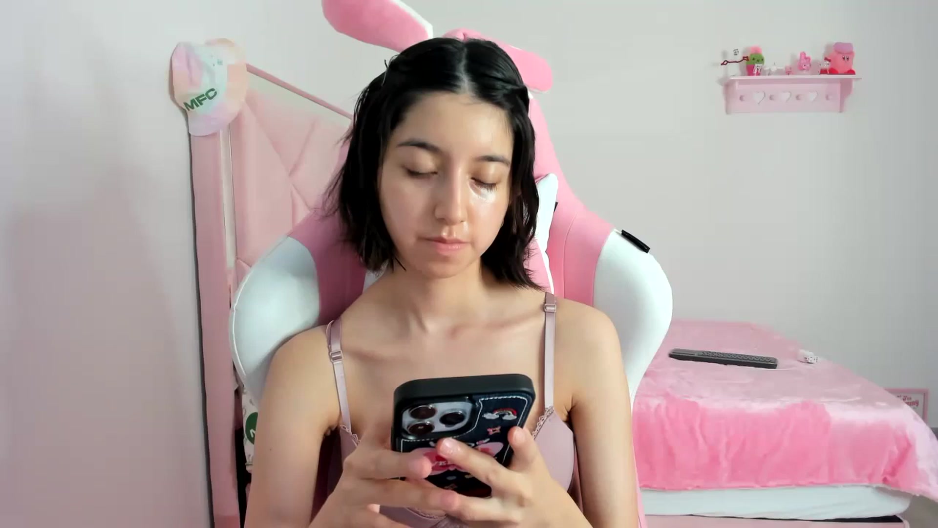 Gallery image thumbnail from Cherrycute666's myfreecams stream on, 02/04/2024, 13:59 image 15 of 20