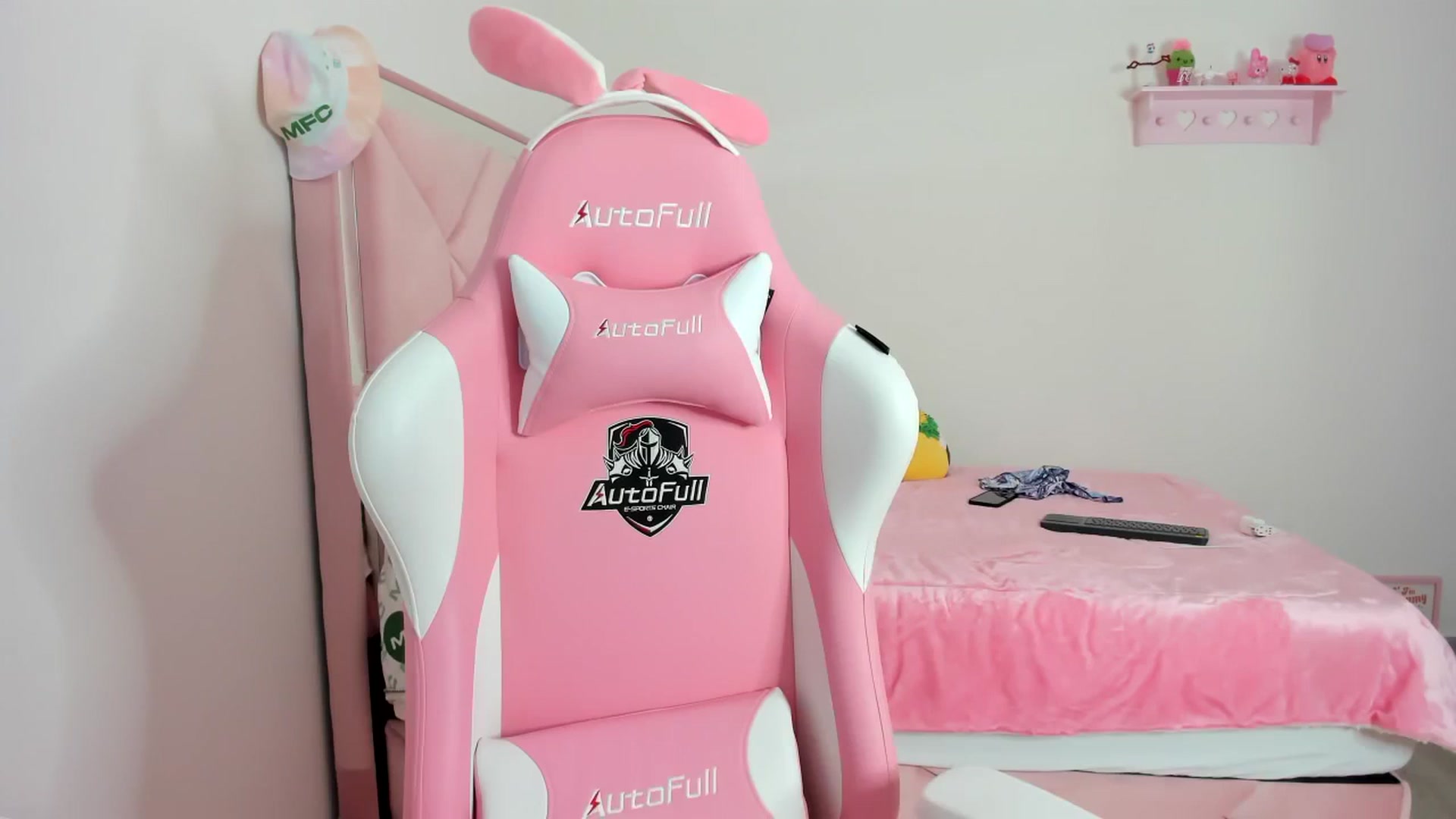 Gallery image thumbnail from Cherrycute666's myfreecams stream on, 02/04/2024, 13:59 image 8 of 20