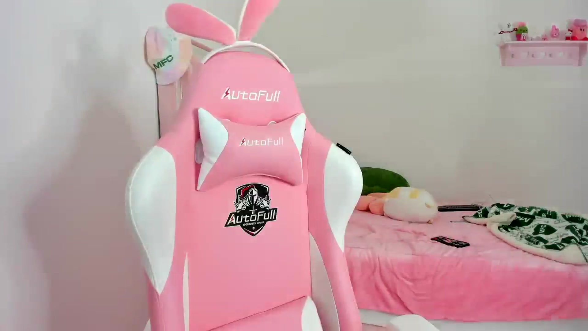 Gallery image thumbnail from Cherrycute666's myfreecams stream on, 02/05/2024, 15:11 image 12 of 20