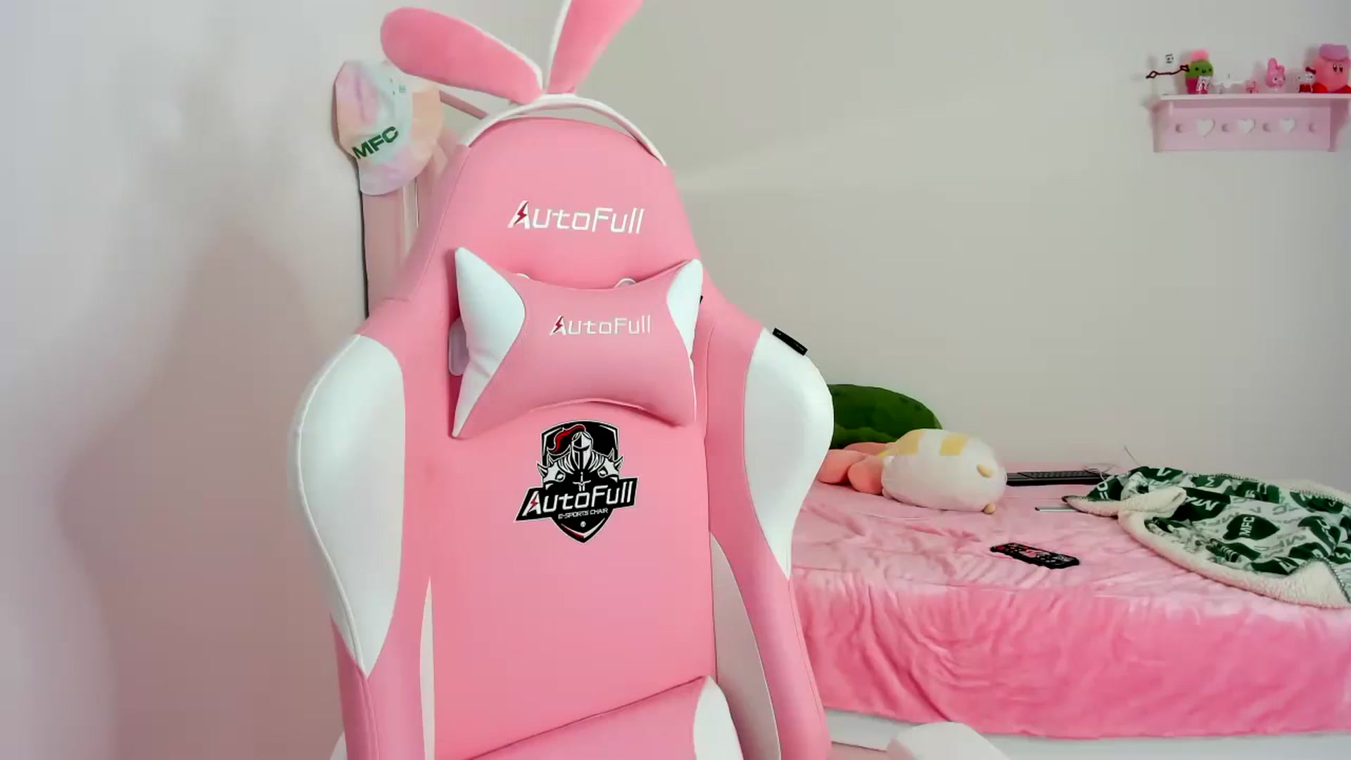 Gallery image thumbnail from Cherrycute666's myfreecams stream on, 02/05/2024, 15:11 image 15 of 20