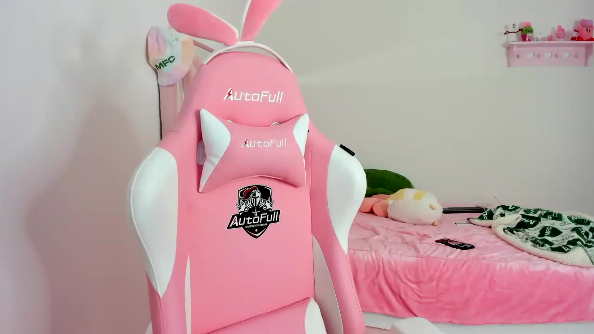 Gallery image thumbnail from Cherrycute666's myfreecams stream on, 02/05/2024, 15:11 image 13 of 20