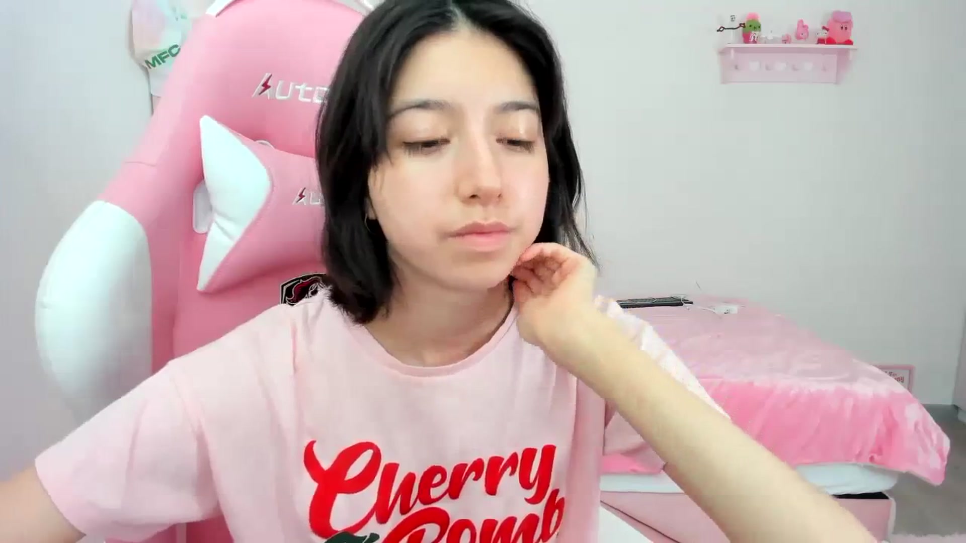 Gallery image thumbnail from Cherrycute666's myfreecams stream on, 02/05/2024, 17:30 image 16 of 20