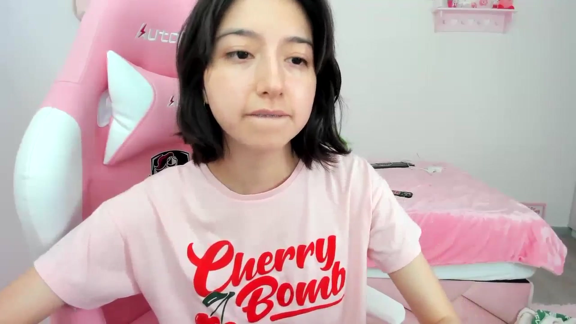 Gallery image thumbnail from Cherrycute666's myfreecams stream on, 02/05/2024, 17:30 image 3 of 20
