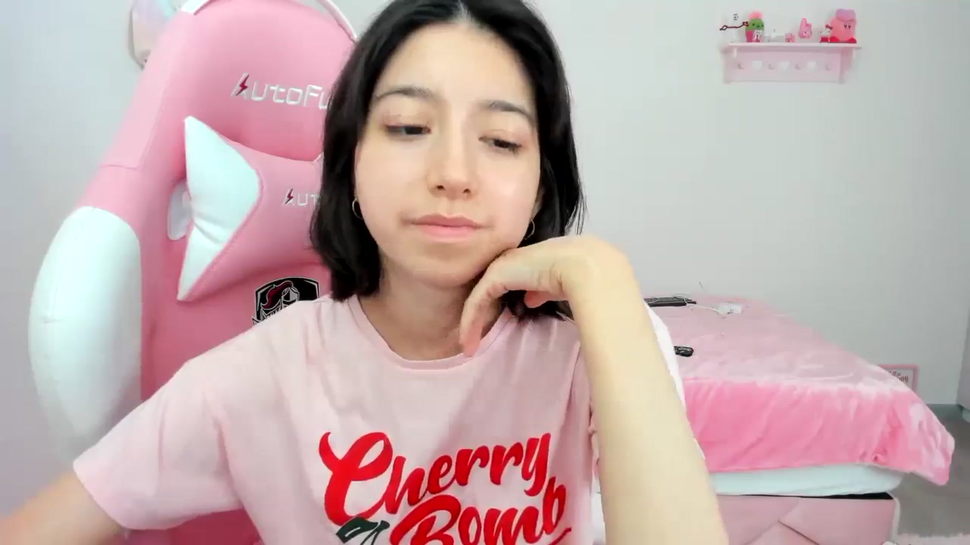 Gallery image thumbnail from Cherrycute666's myfreecams stream on, 02/05/2024, 17:30 image 6 of 20