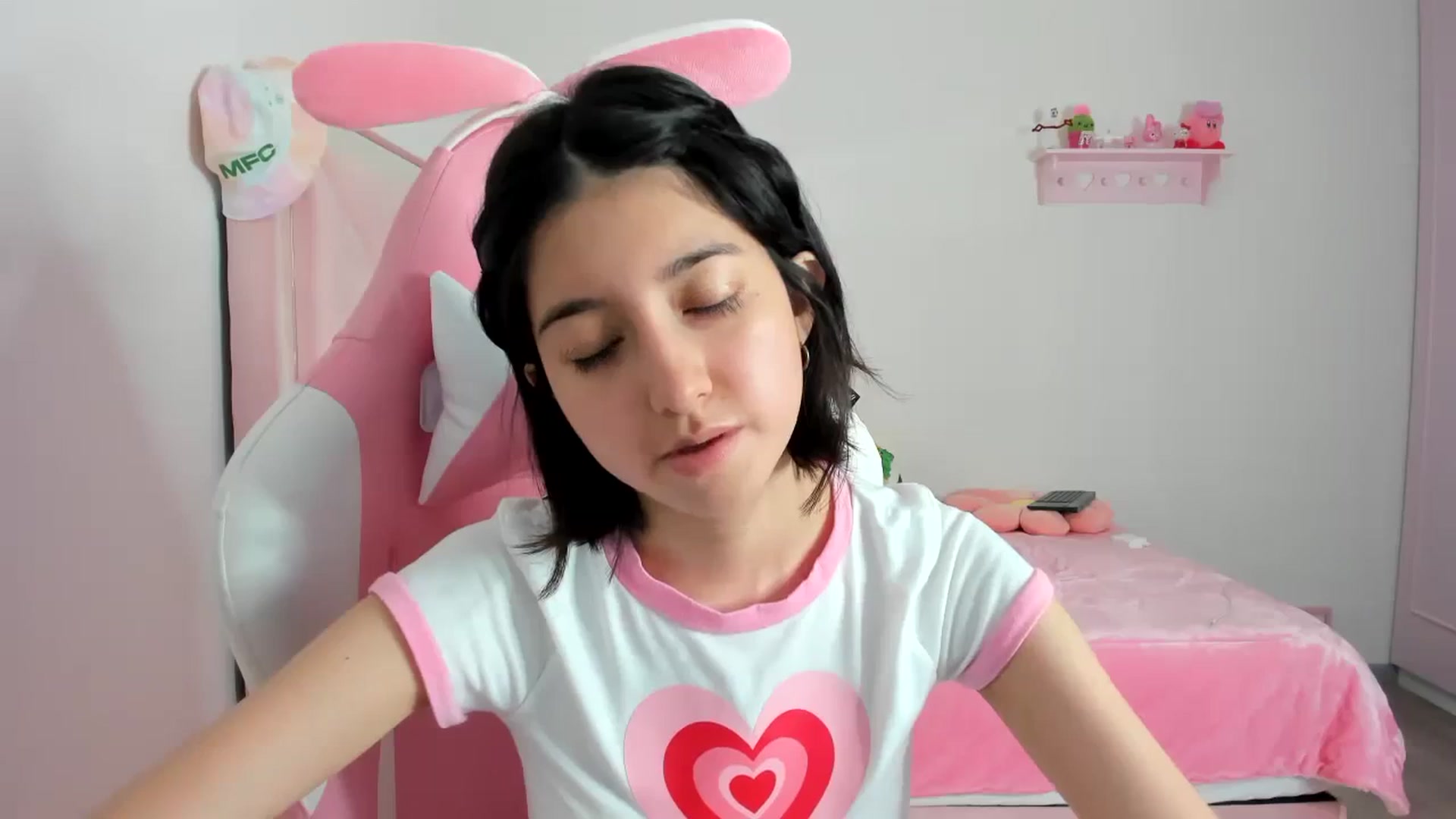 Gallery image thumbnail from Cherrycute666's myfreecams stream on, 02/07/2024, 04:03 image 7 of 20