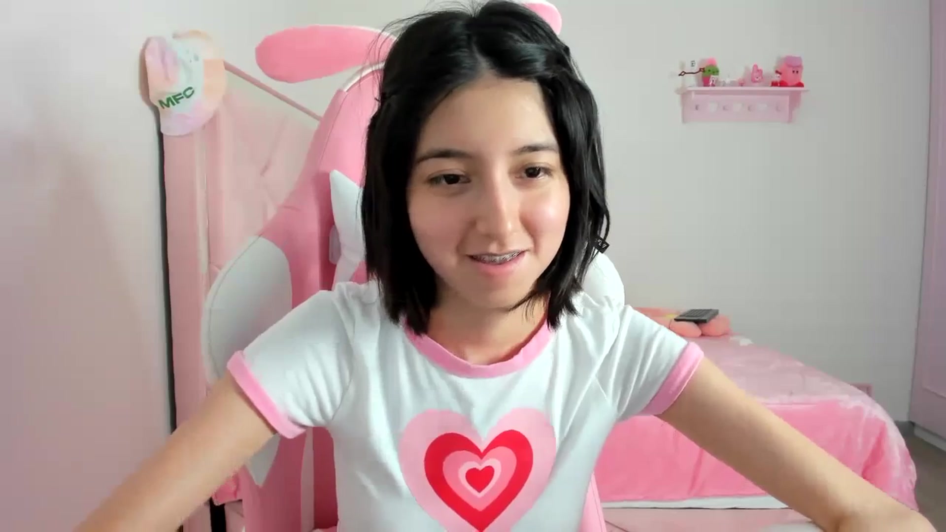 Gallery image thumbnail from Cherrycute666's myfreecams stream on, 02/07/2024, 04:03 image 13 of 20