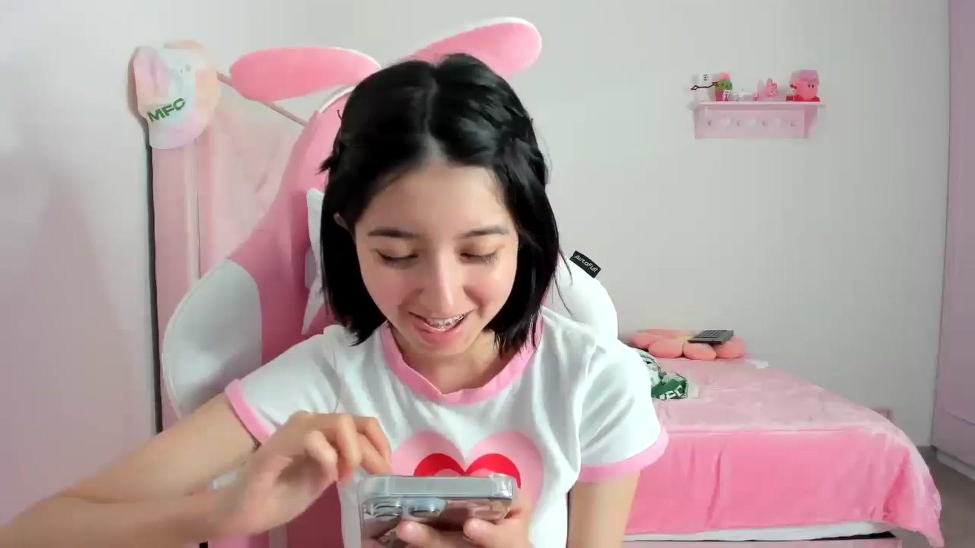Gallery image thumbnail from Cherrycute666's myfreecams stream on, 02/07/2024, 04:03 image 5 of 20