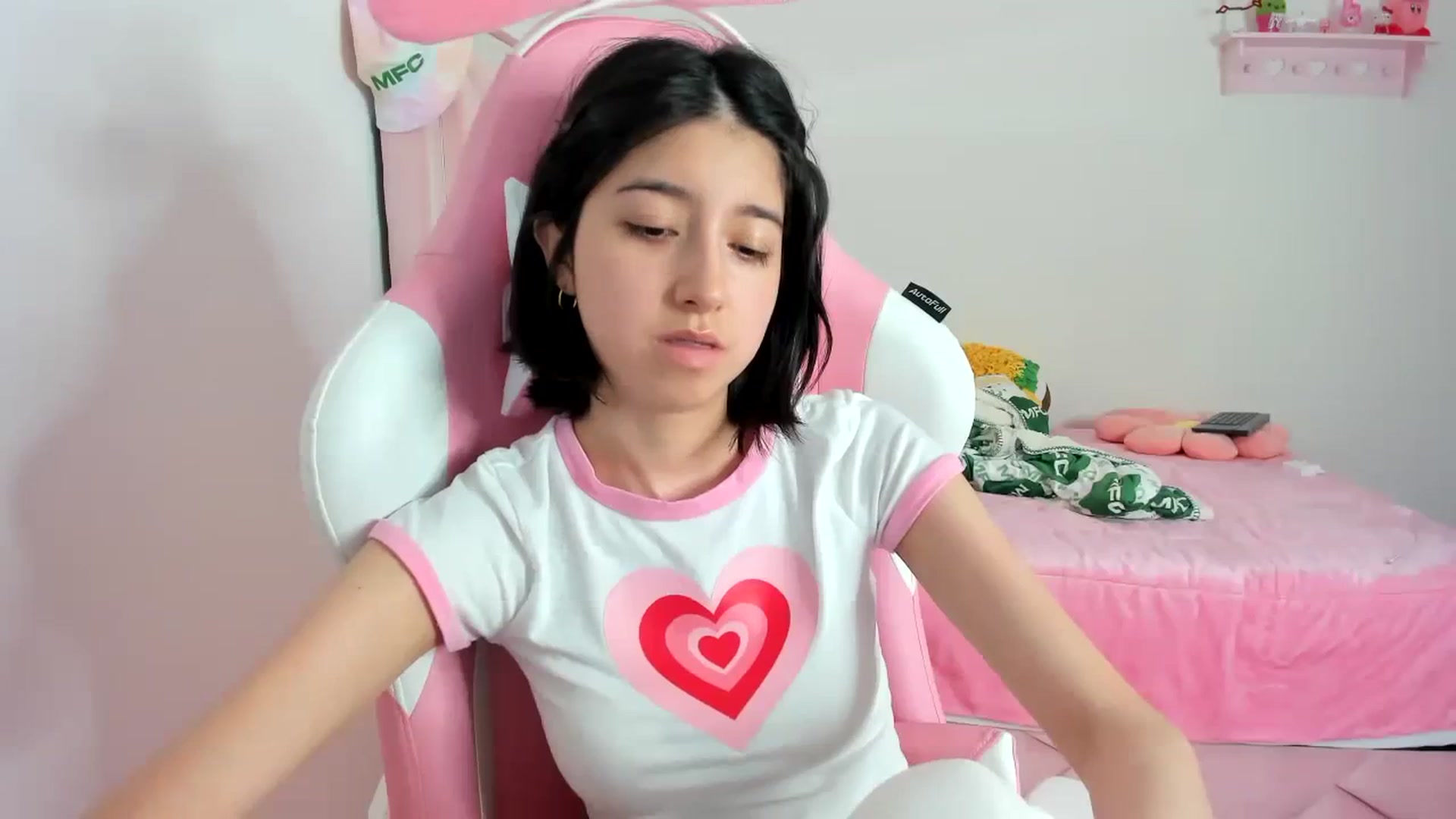 Gallery image thumbnail from Cherrycute666's myfreecams stream on, 02/07/2024, 04:03 image 20 of 20