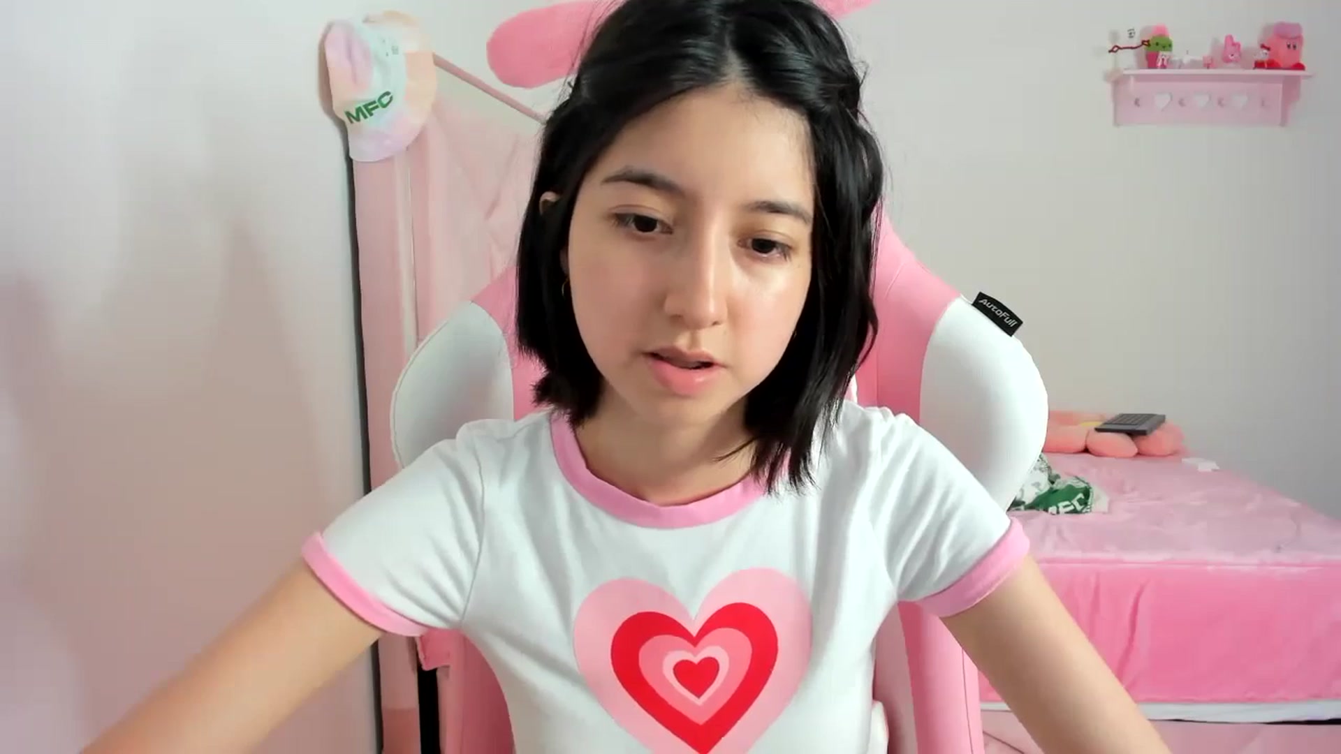 Gallery image thumbnail from Cherrycute666's myfreecams stream on, 02/07/2024, 04:03 image 16 of 20