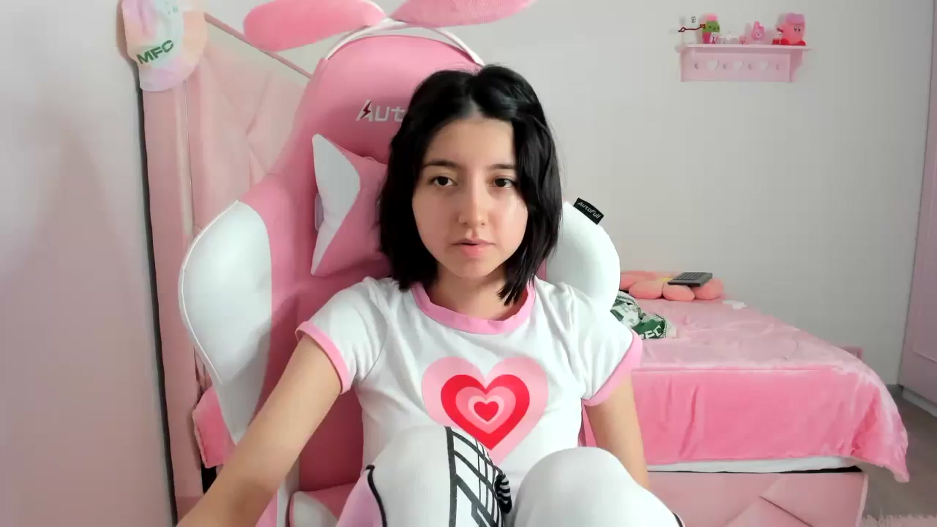 Gallery image thumbnail from Cherrycute666's myfreecams stream on, 02/07/2024, 04:03 image 8 of 20