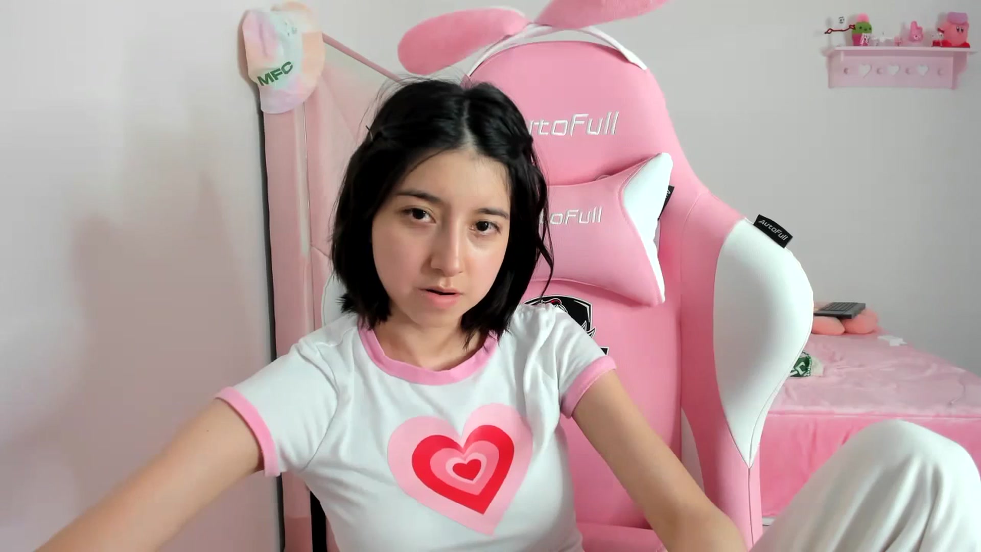 Gallery image thumbnail from Cherrycute666's myfreecams stream on, 02/07/2024, 04:03 image 14 of 20