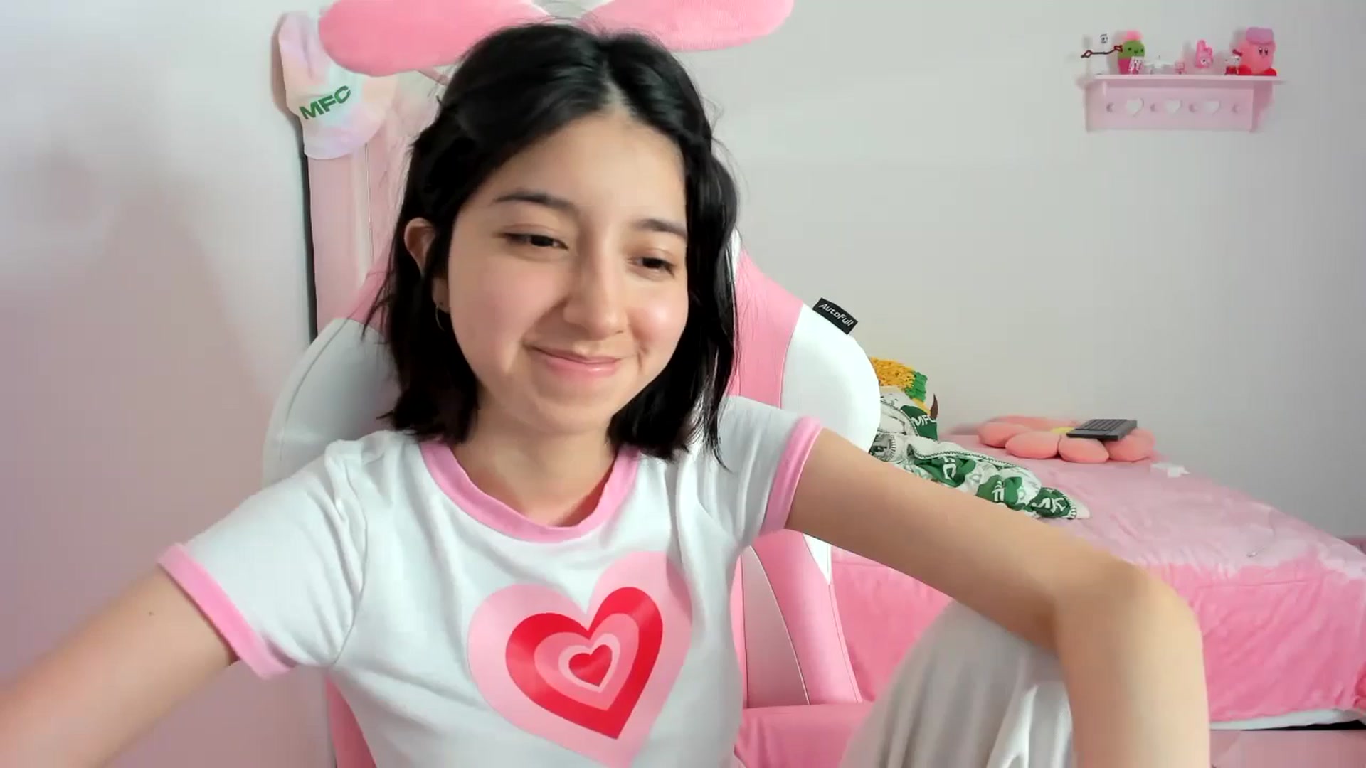 Gallery image thumbnail from Cherrycute666's myfreecams stream on, 02/07/2024, 04:35 image 12 of 20