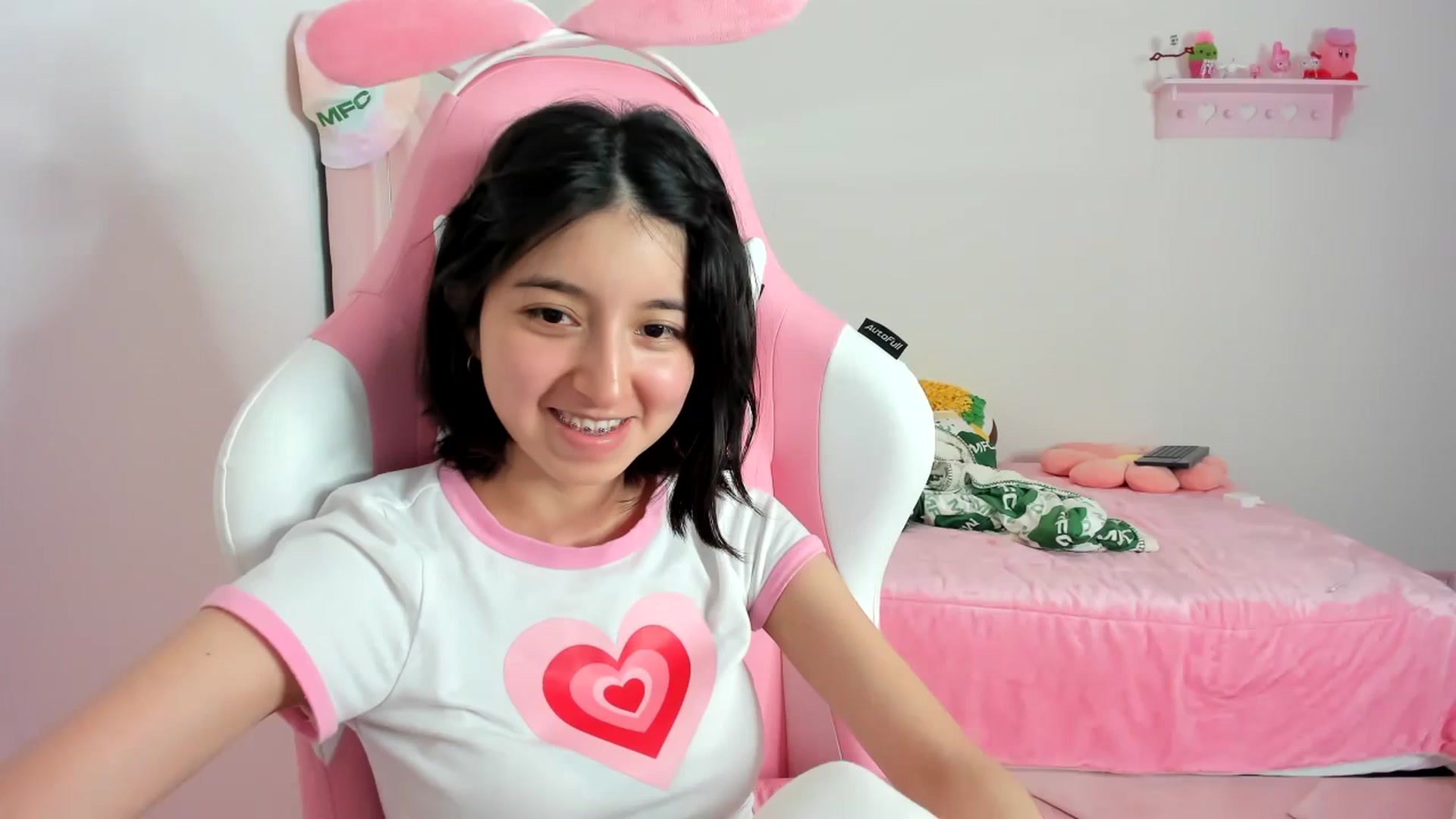 Gallery image thumbnail from Cherrycute666's myfreecams stream on, 02/07/2024, 04:35 image 13 of 20