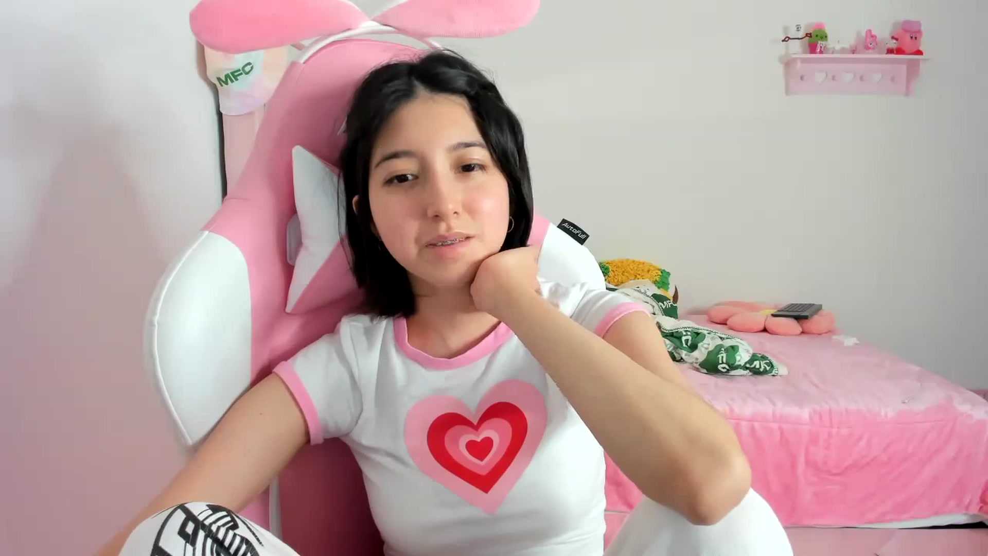 Gallery image thumbnail from Cherrycute666's myfreecams stream on, 02/07/2024, 04:35 image 3 of 20