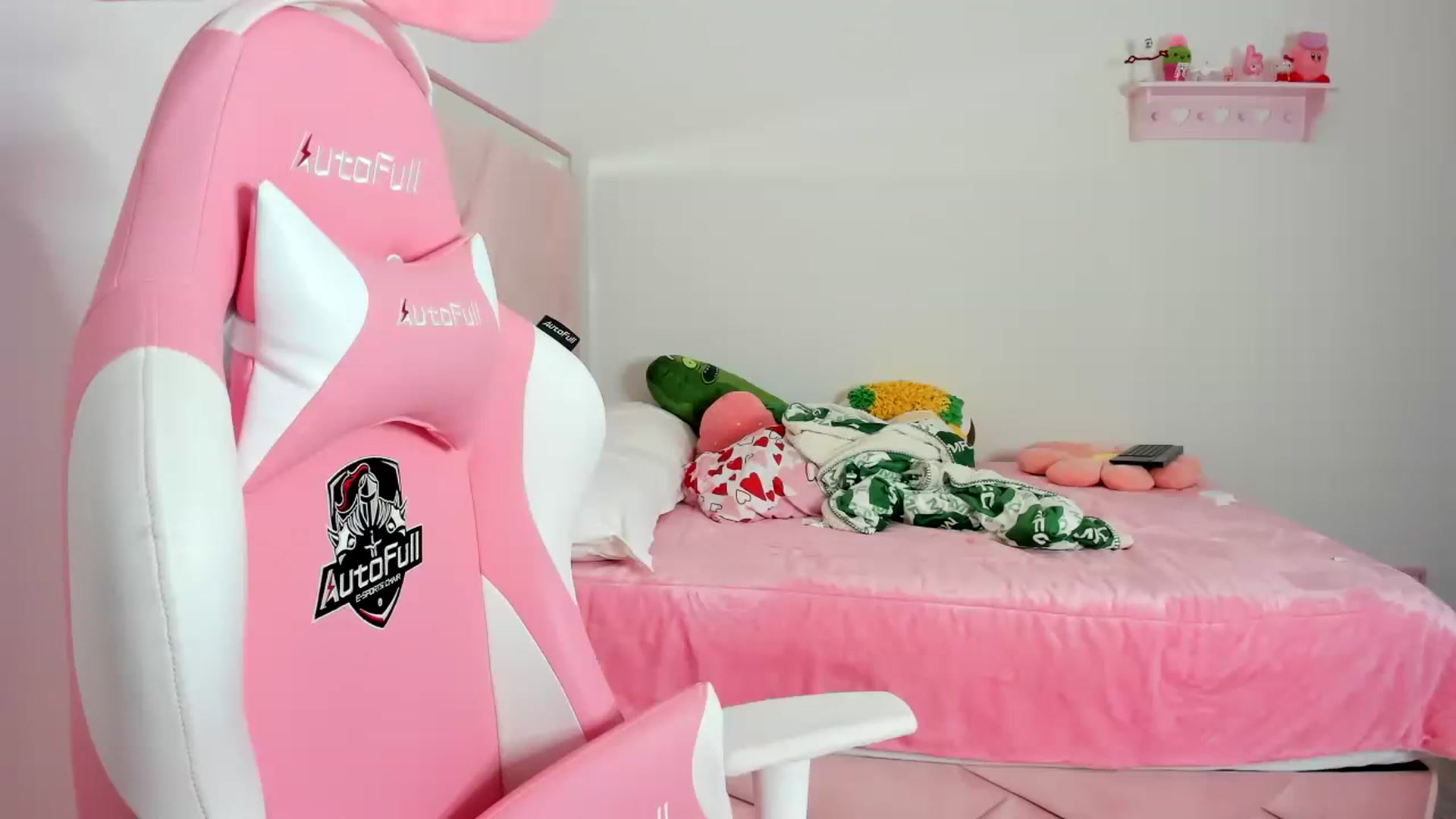 Gallery image thumbnail from Cherrycute666's myfreecams stream on, 02/07/2024, 05:34 image 11 of 20