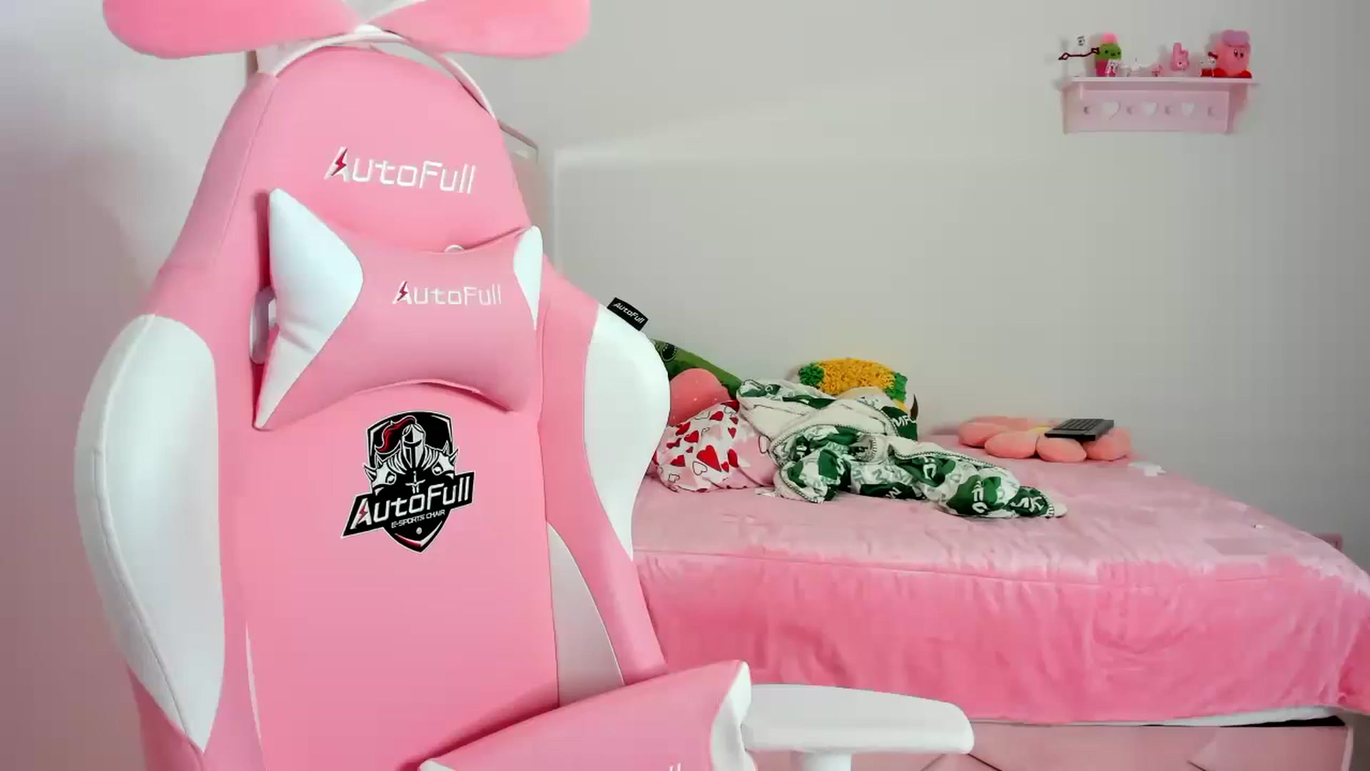 Gallery image thumbnail from Cherrycute666's myfreecams stream on, 02/07/2024, 05:34 image 5 of 20