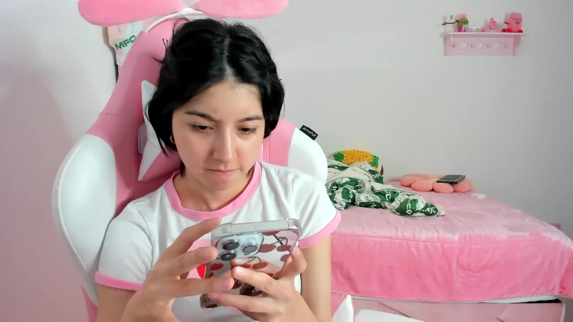 Gallery image thumbnail from Cherrycute666's myfreecams stream on, 02/07/2024, 05:34 image 15 of 20