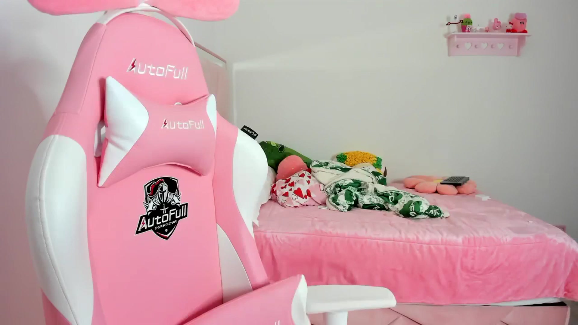 Gallery image thumbnail from Cherrycute666's myfreecams stream on, 02/07/2024, 05:34 image 16 of 20